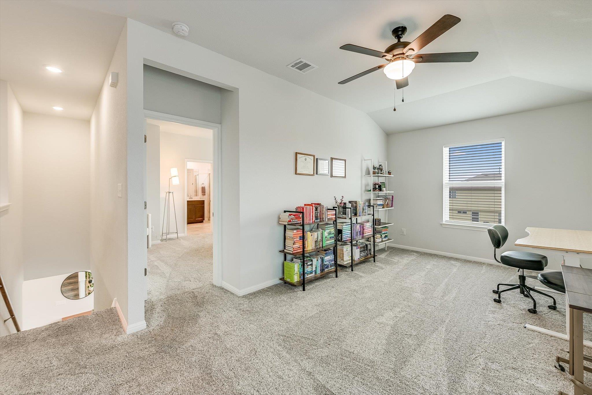 510 Mossy Rock Dr, Hutto, TX 78634