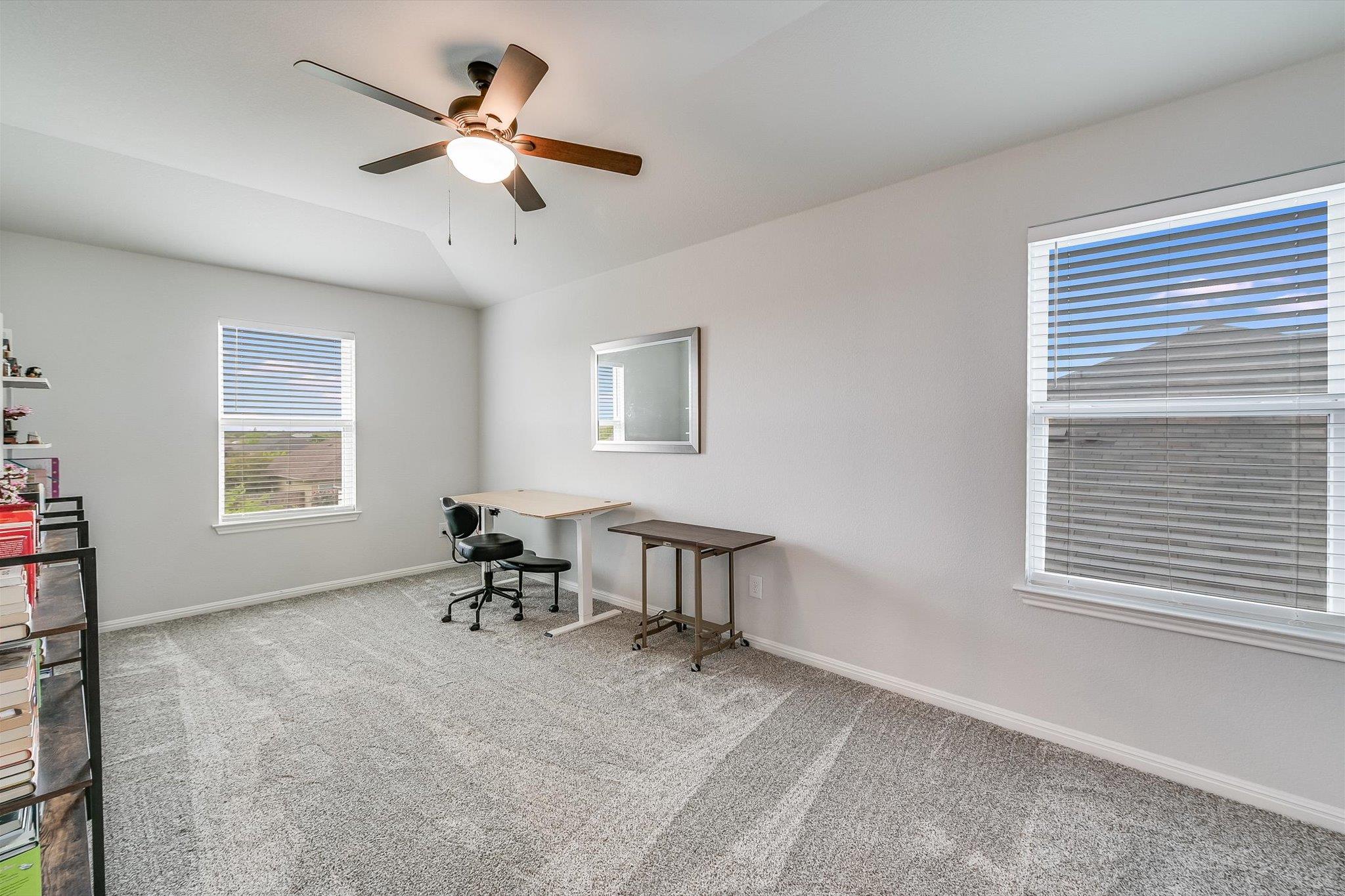 510 Mossy Rock Dr, Hutto, TX 78634