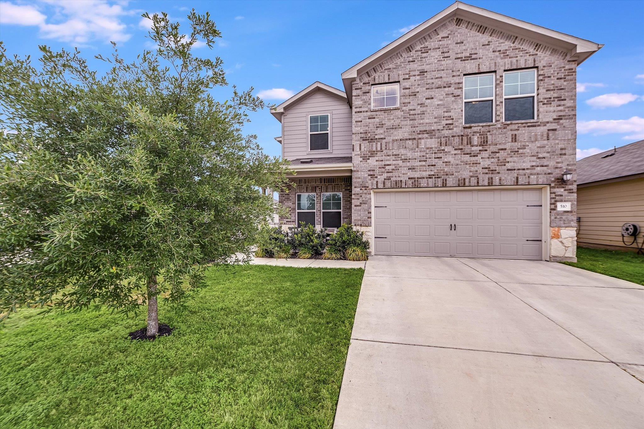 510 Mossy Rock Dr, Hutto, TX 78634