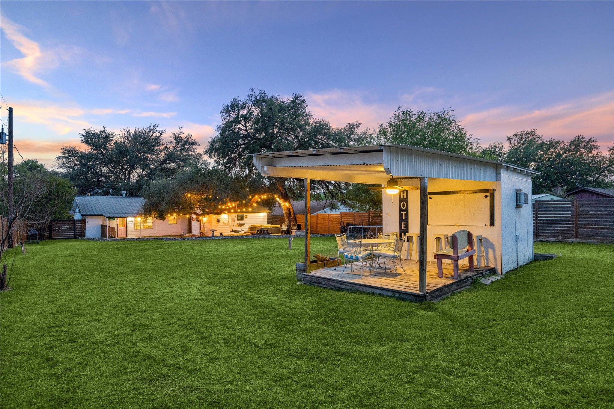 4247 River Oaks Dr, Kingsland, TX 78639