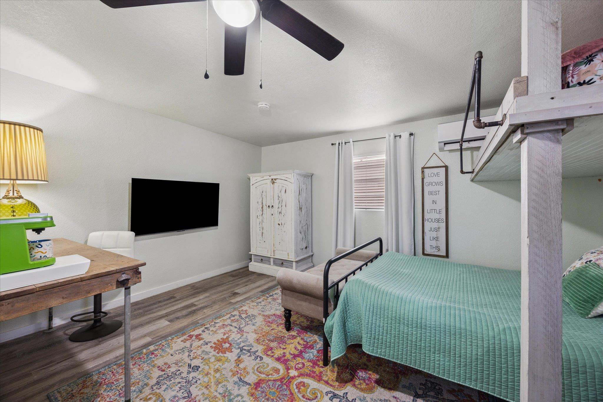 4247 River Oaks Dr, Kingsland, TX 78639