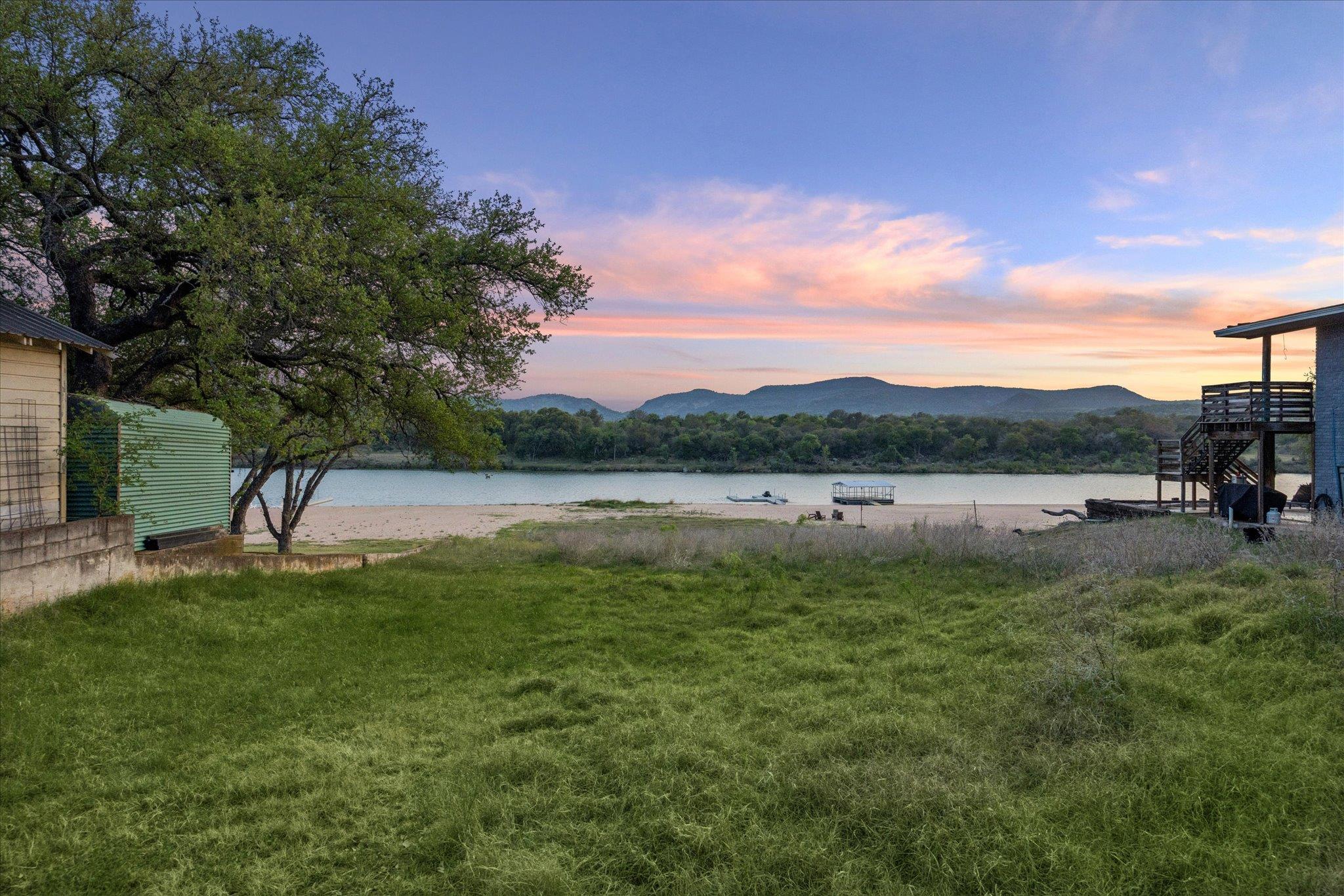 4247 River Oaks Dr, Kingsland, TX 78639