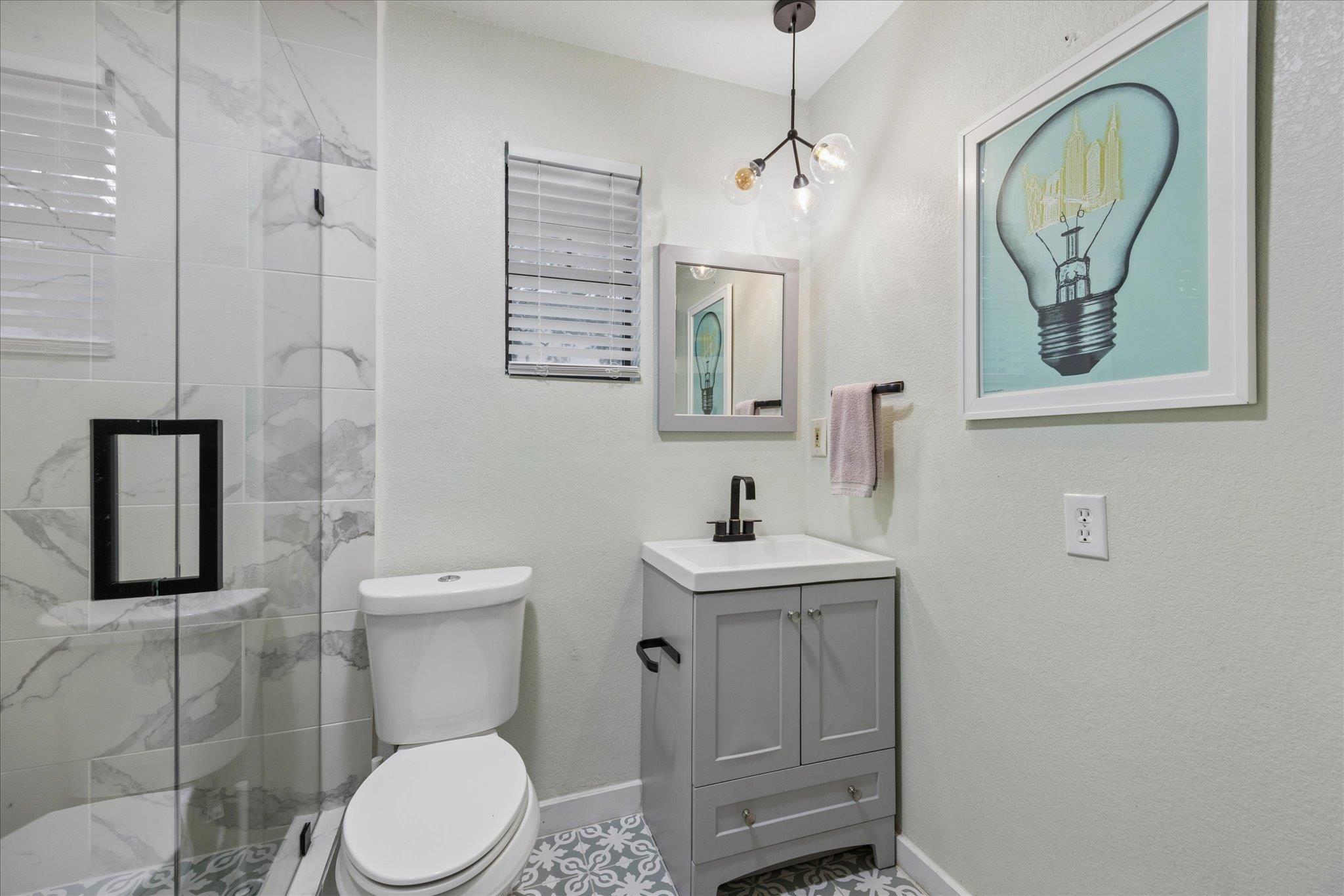 4247 River Oaks Dr, Kingsland, TX 78639