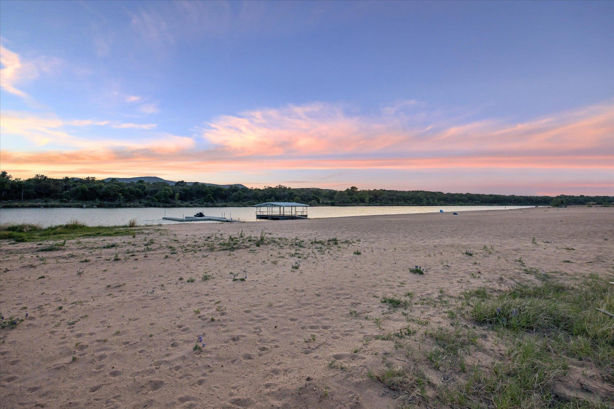 4247 River Oaks Dr, Kingsland, TX 78639