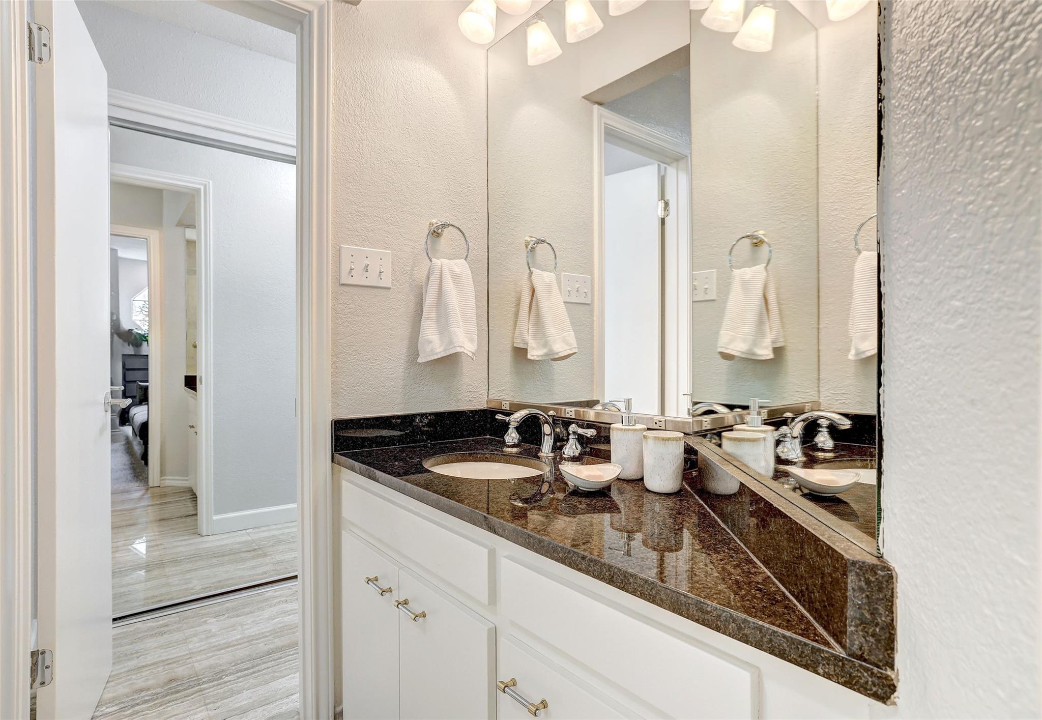 8200 Neely Dr # 223, Austin, TX 78759