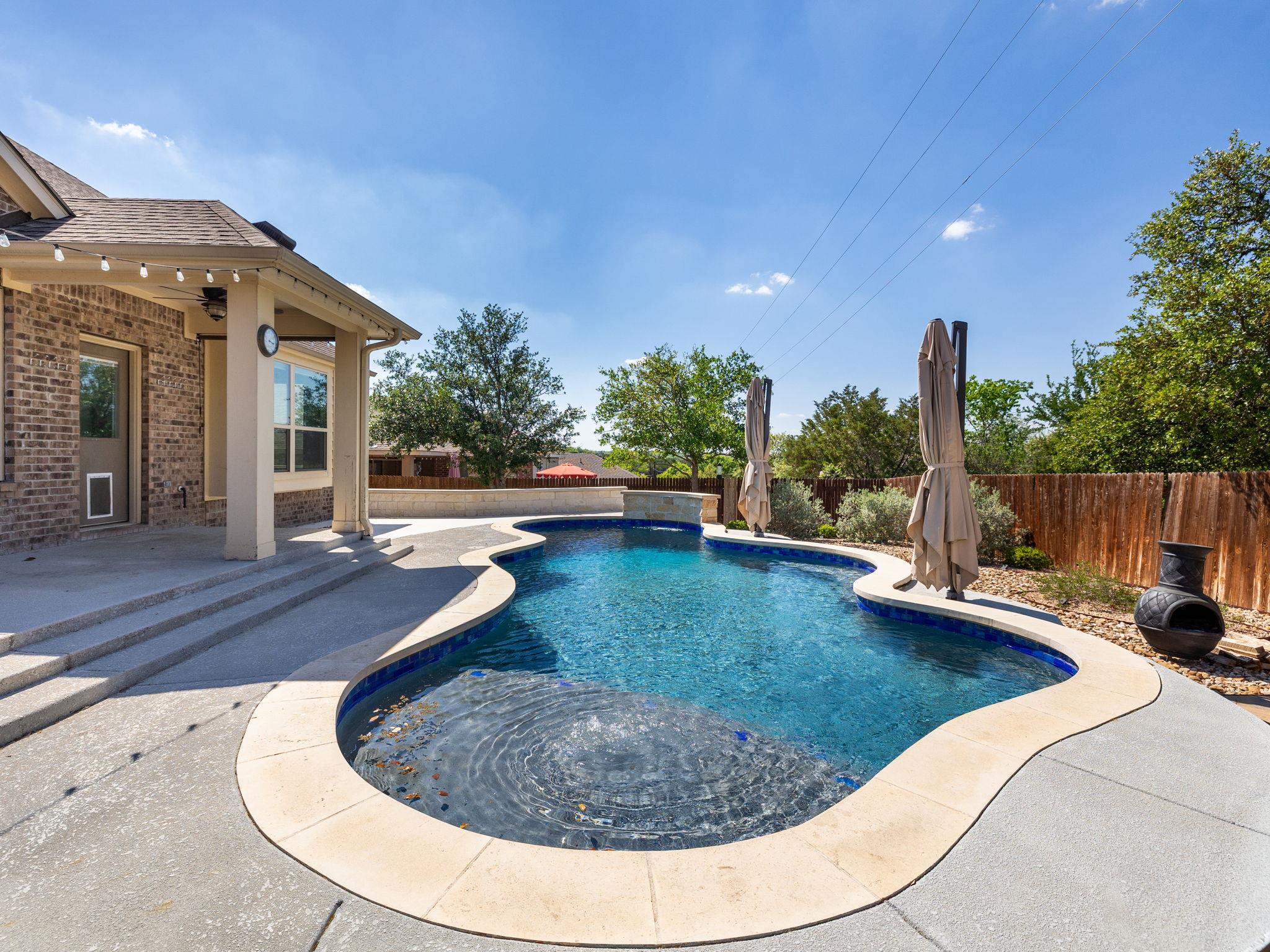 225 Kirkhill St, Hutto, TX 78634