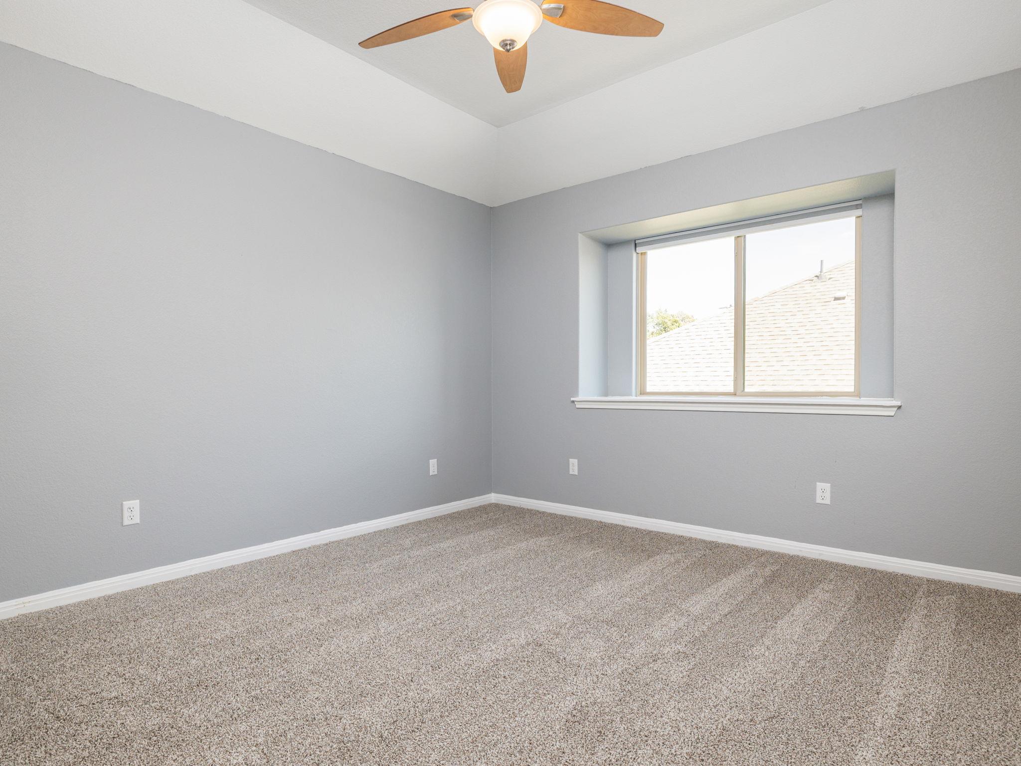 225 Kirkhill St, Hutto, TX 78634