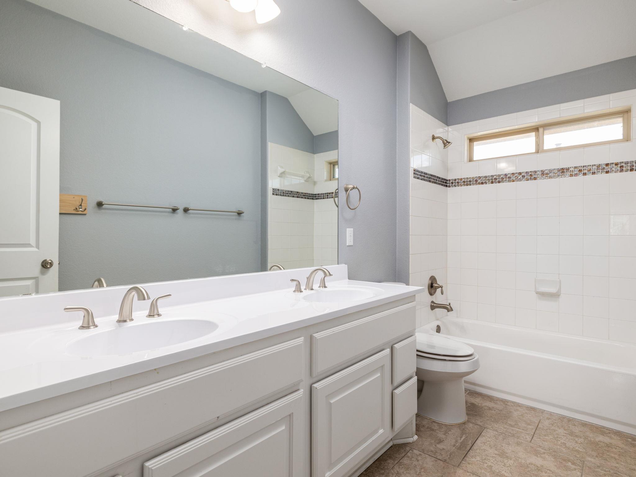 225 Kirkhill St, Hutto, TX 78634