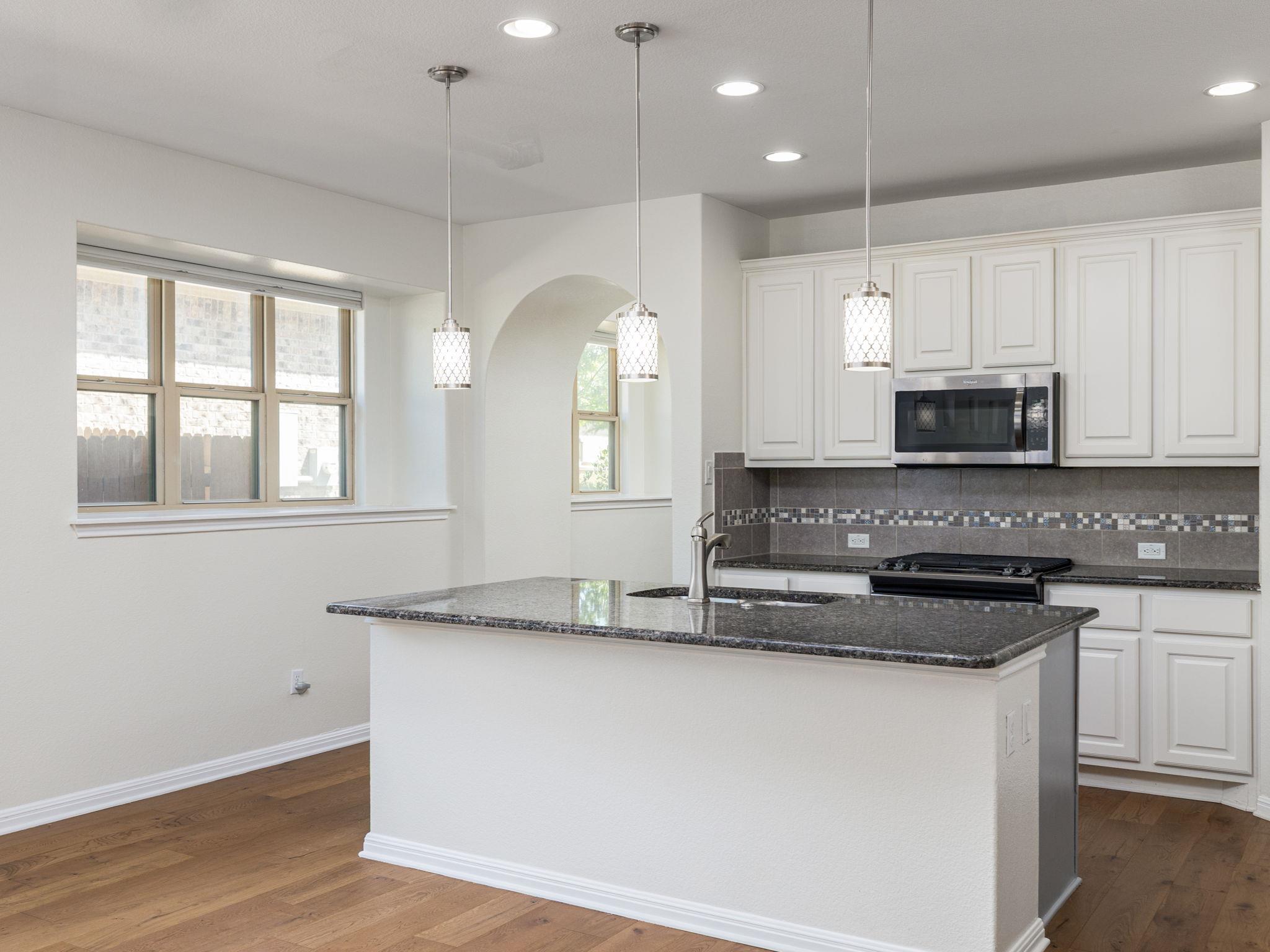 225 Kirkhill St, Hutto, TX 78634