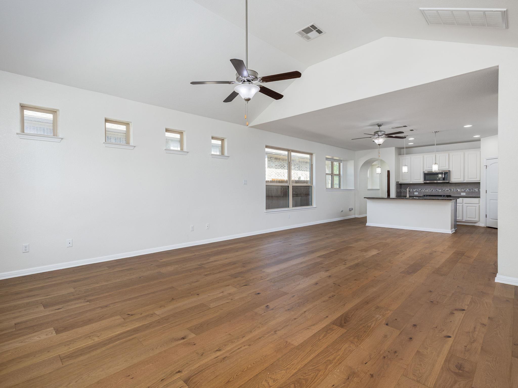 225 Kirkhill St, Hutto, TX 78634