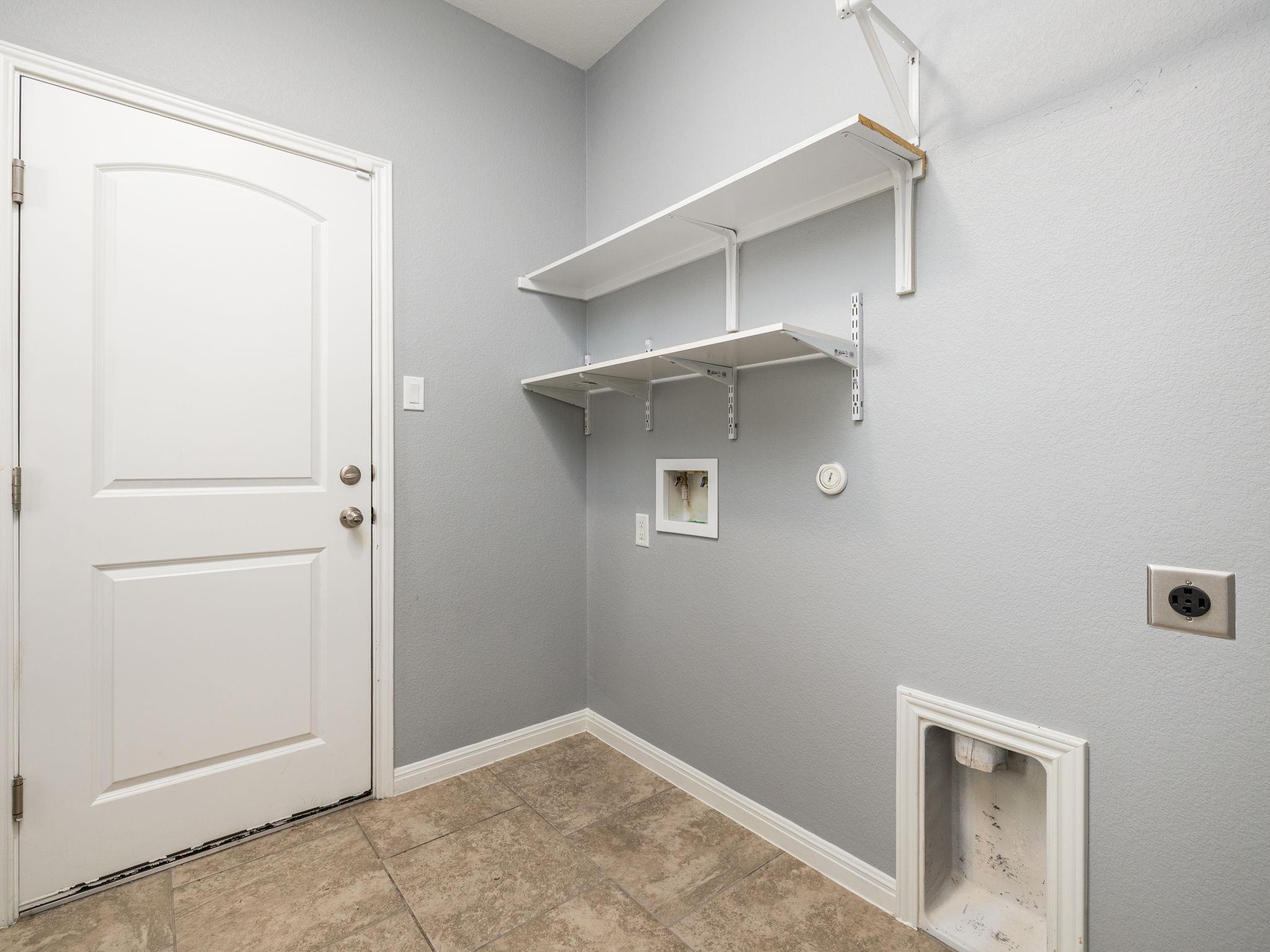 225 Kirkhill St, Hutto, TX 78634