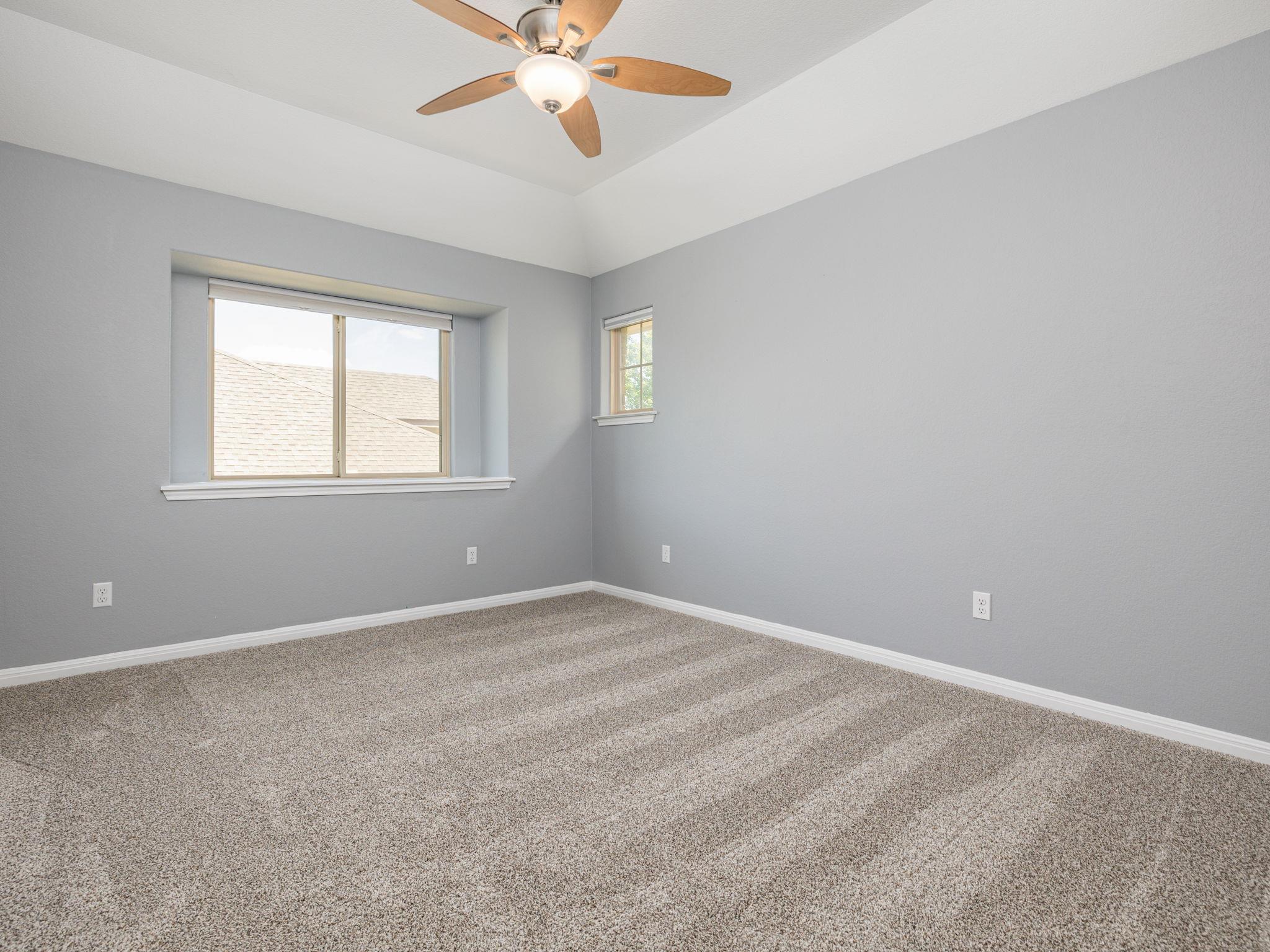 225 Kirkhill St, Hutto, TX 78634