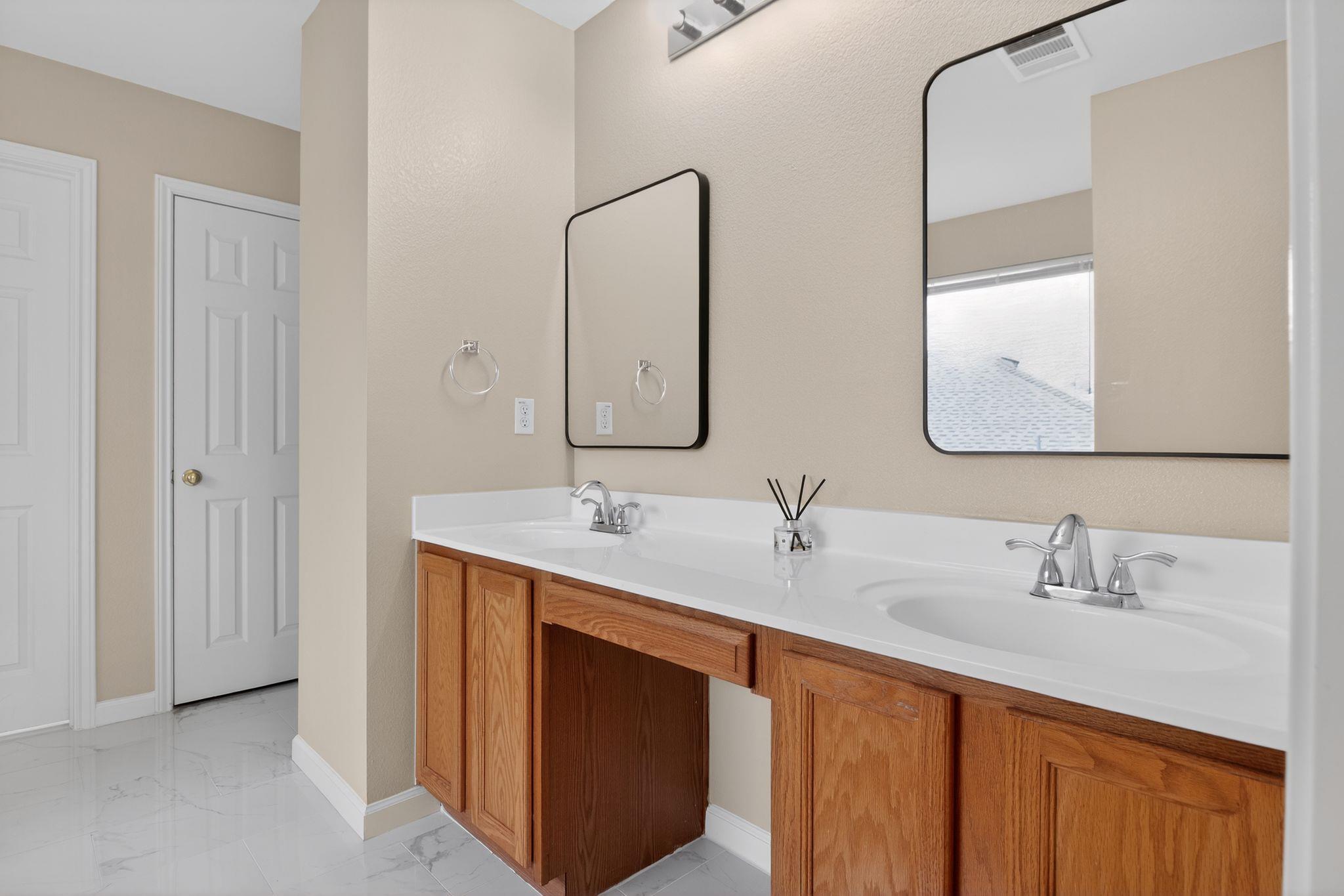 6014 Lone Star Ct, Hutto, TX 78634