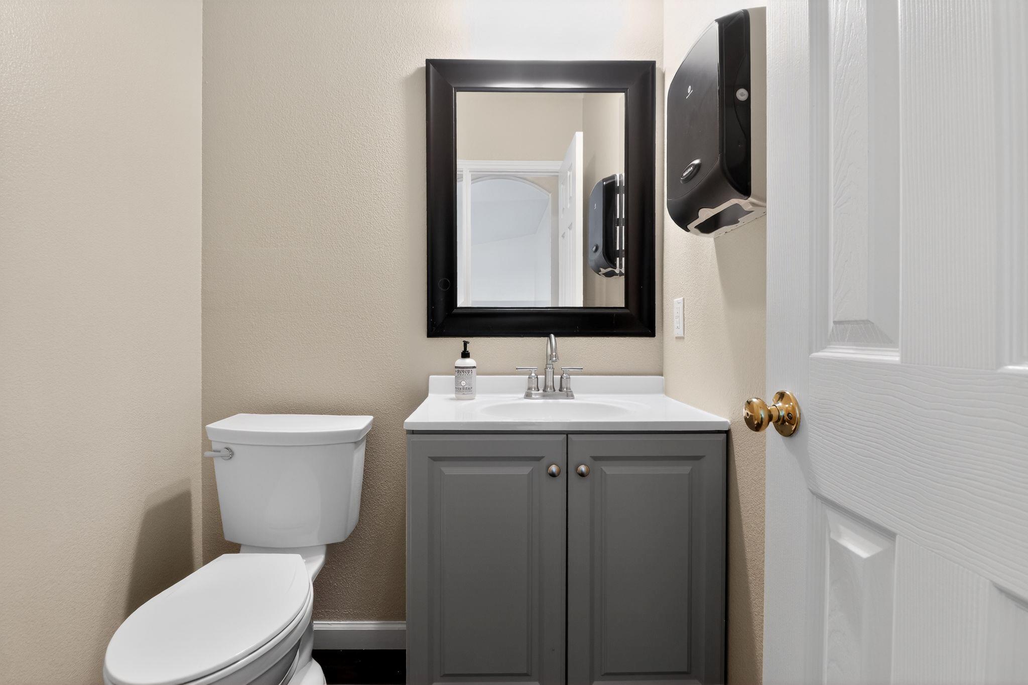 6014 Lone Star Ct, Hutto, TX 78634