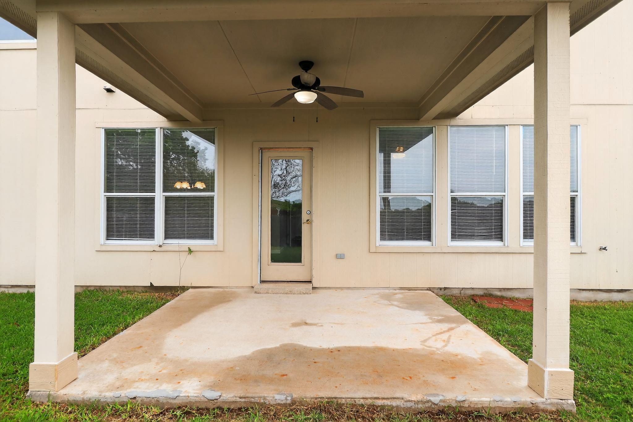 6014 Lone Star Ct, Hutto, TX 78634