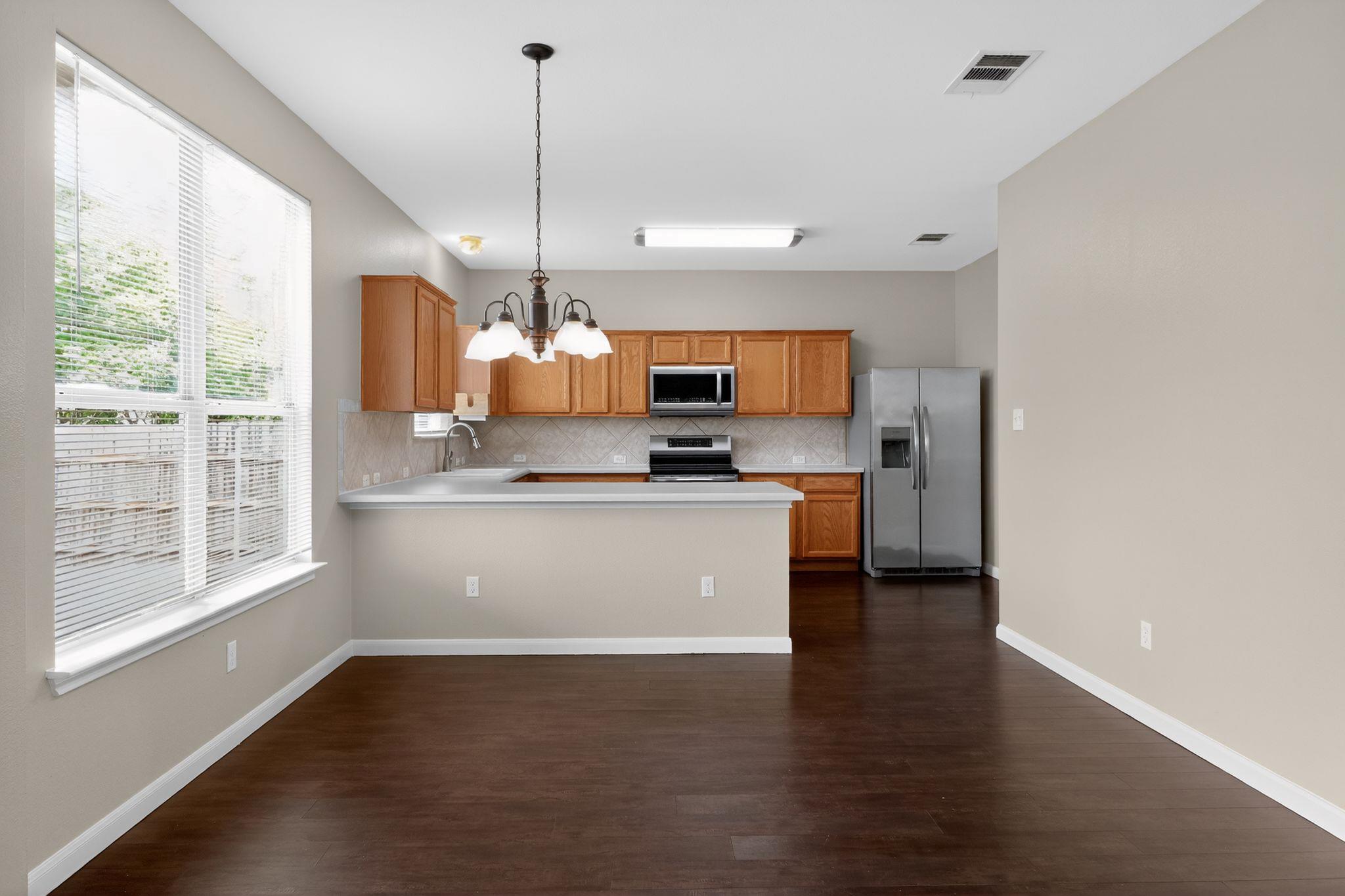 6014 Lone Star Ct, Hutto, TX 78634