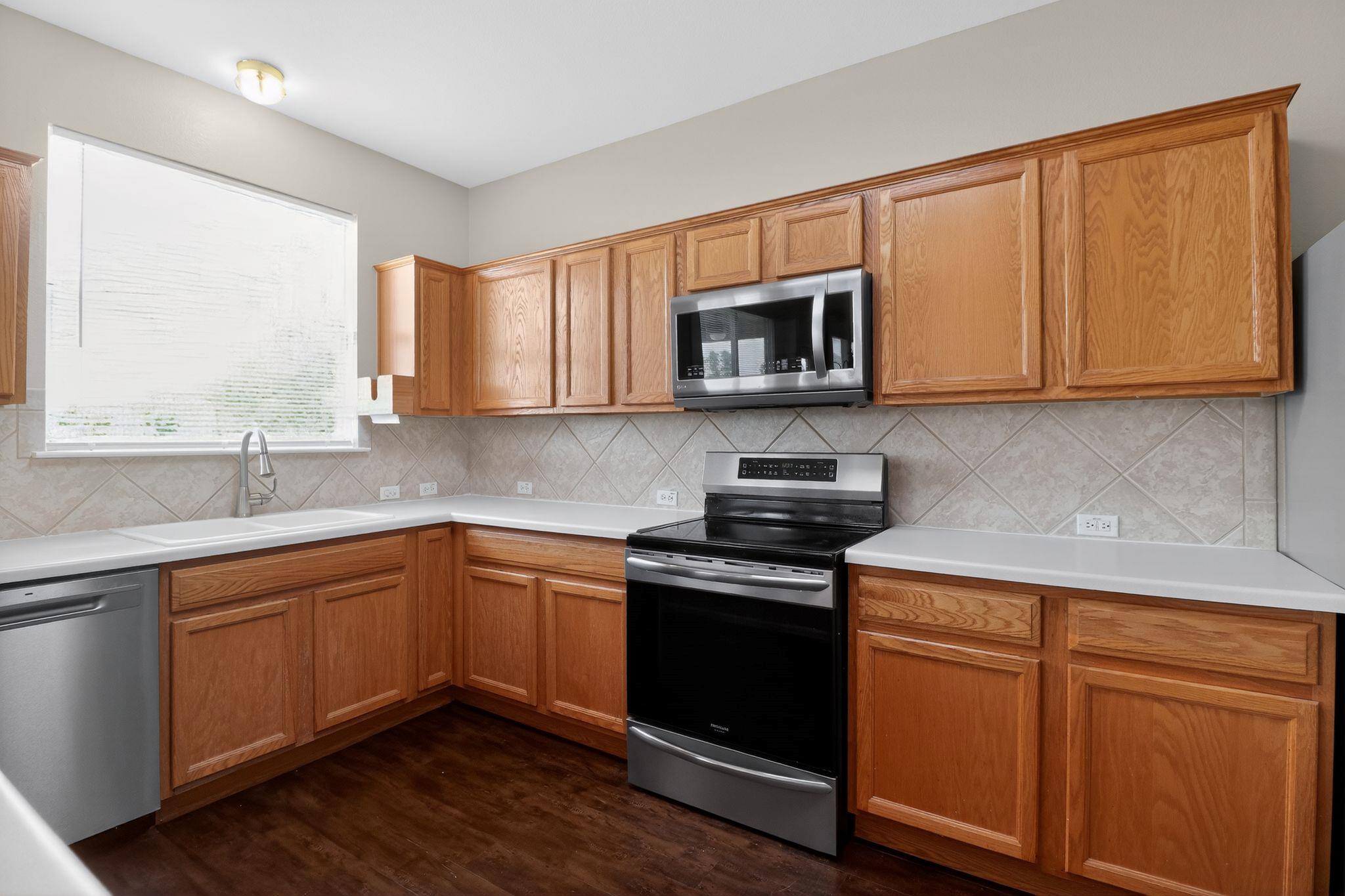 6014 Lone Star Ct, Hutto, TX 78634