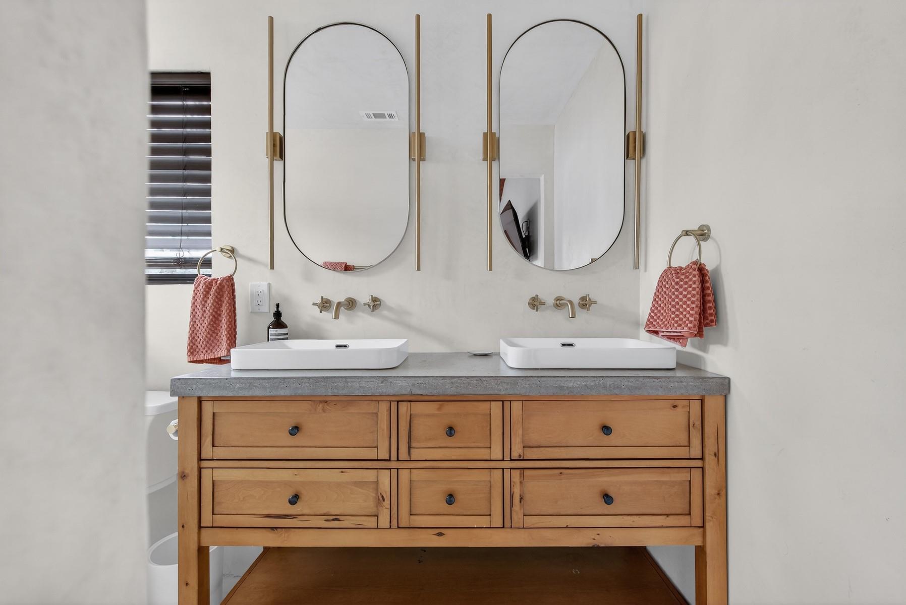 2519 E 4th St # 1, Austin, TX 78702