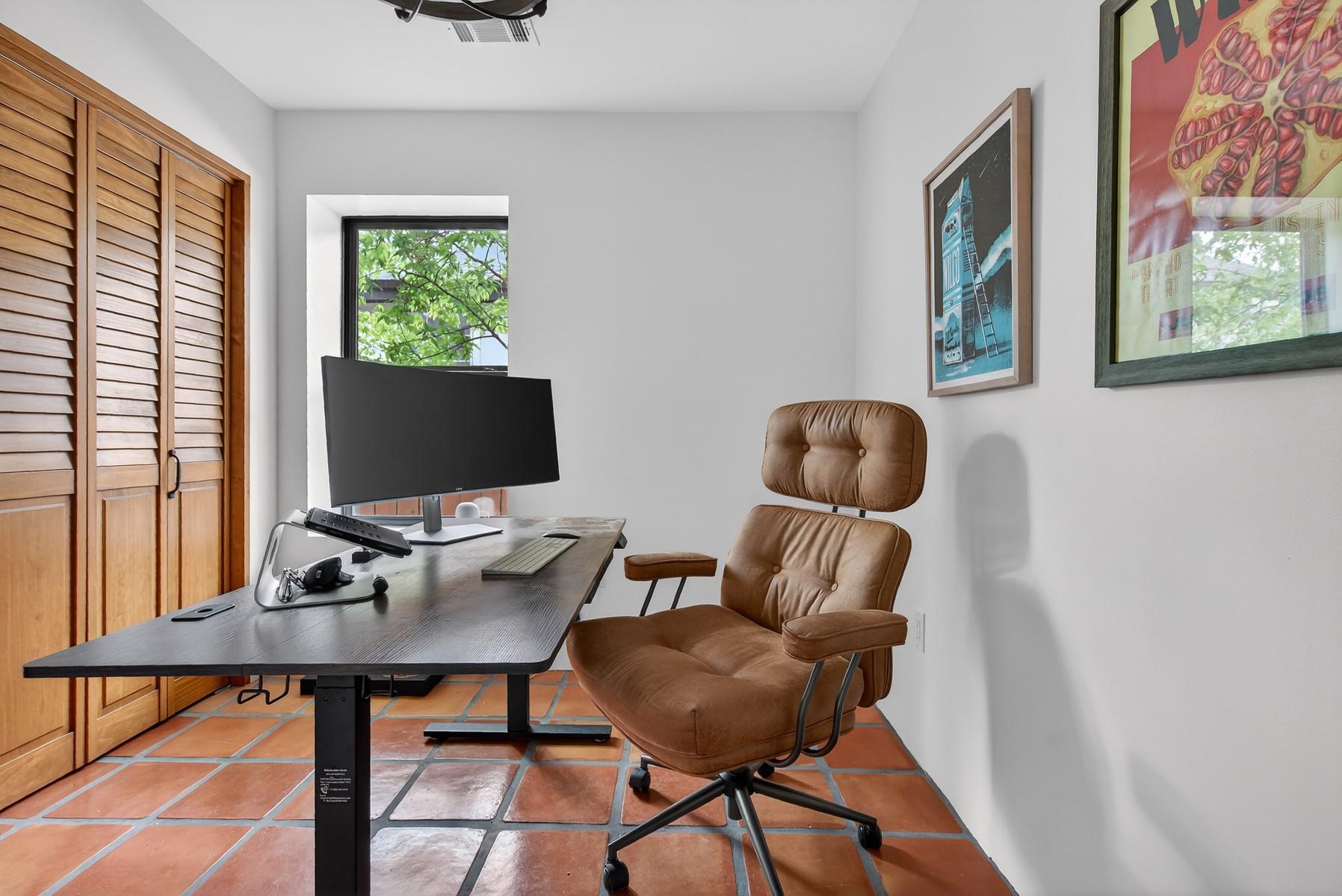 2519 E 4th St # 1, Austin, TX 78702