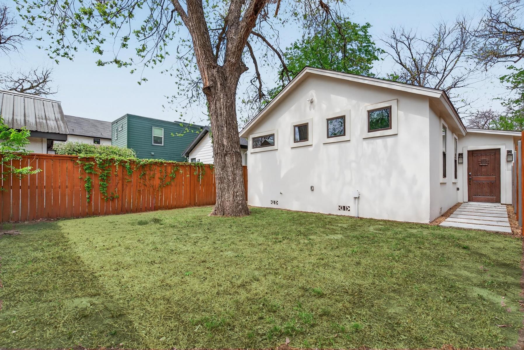 2519 E 4th St # 1, Austin, TX 78702