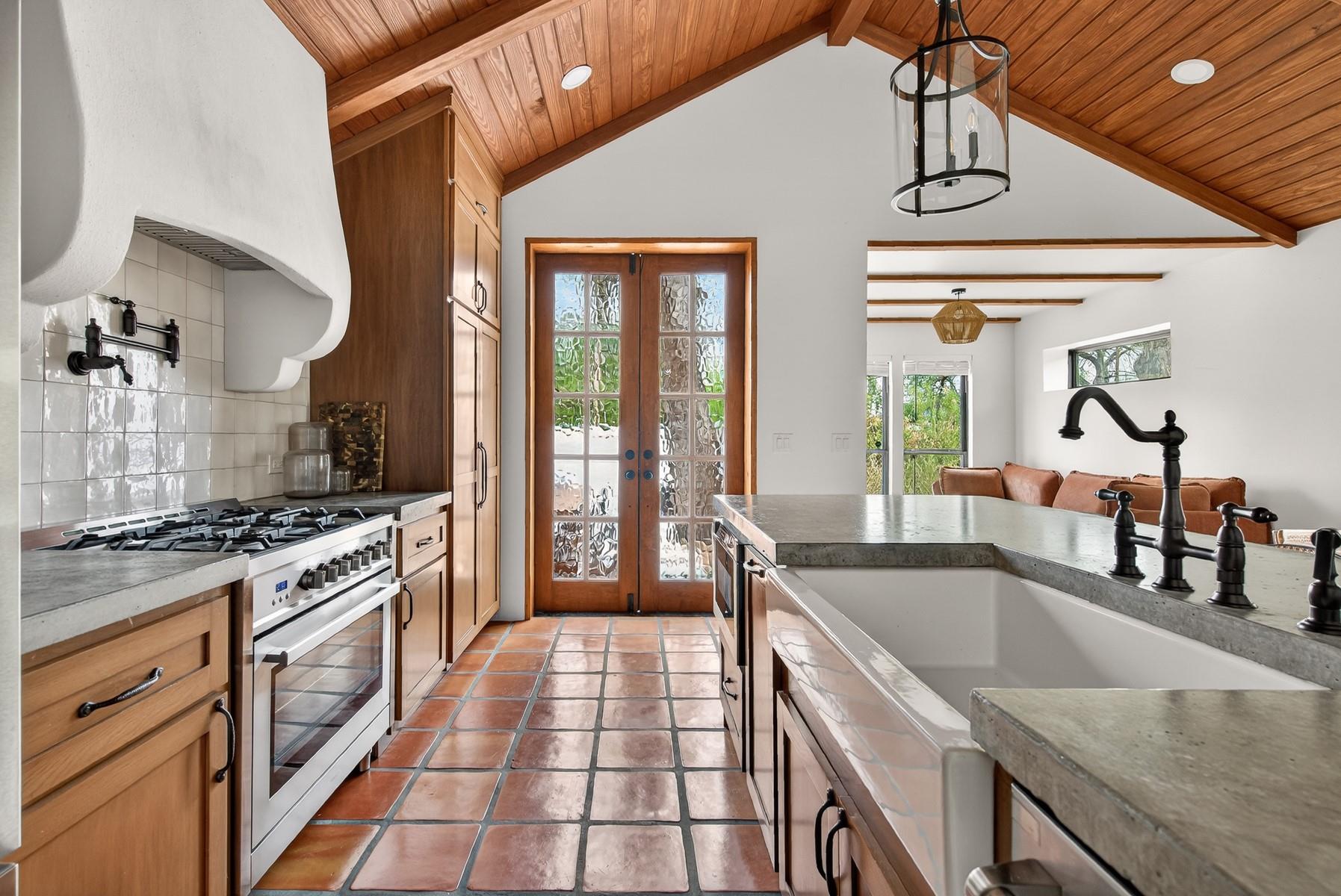 2519 E 4th St # 1, Austin, TX 78702