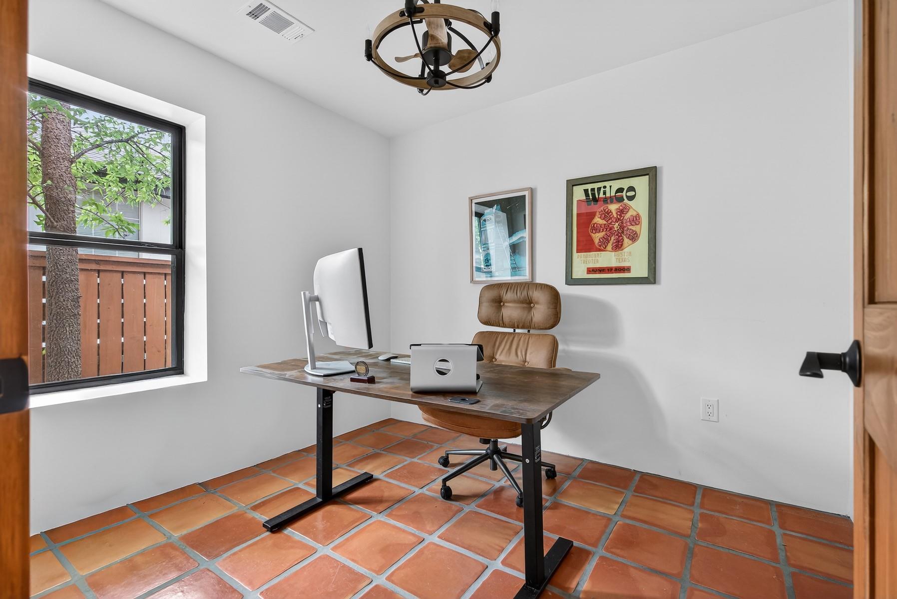 2519 E 4th St # 1, Austin, TX 78702