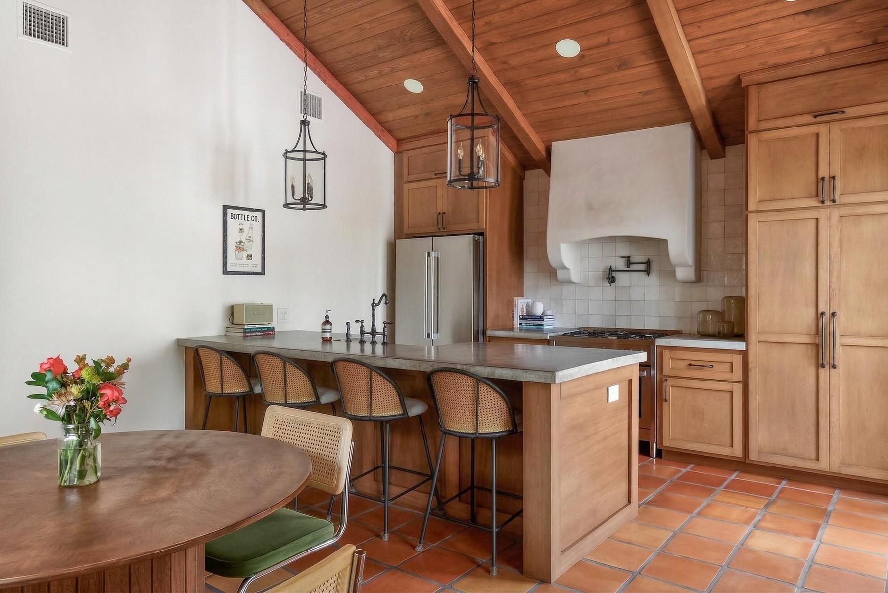 2519 E 4th St # 1, Austin, TX 78702