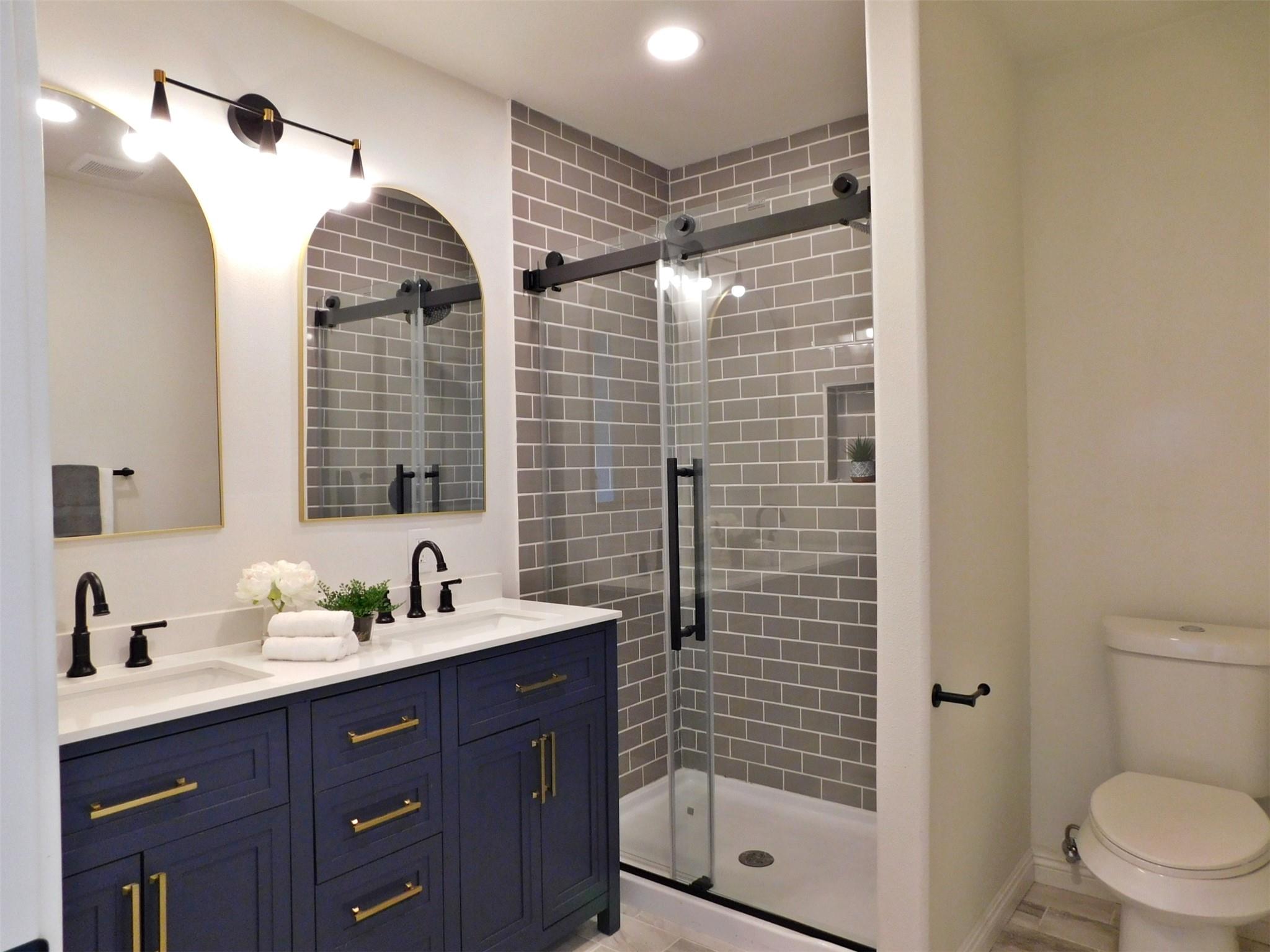 205 E Train St, Ellinger, TX 78938