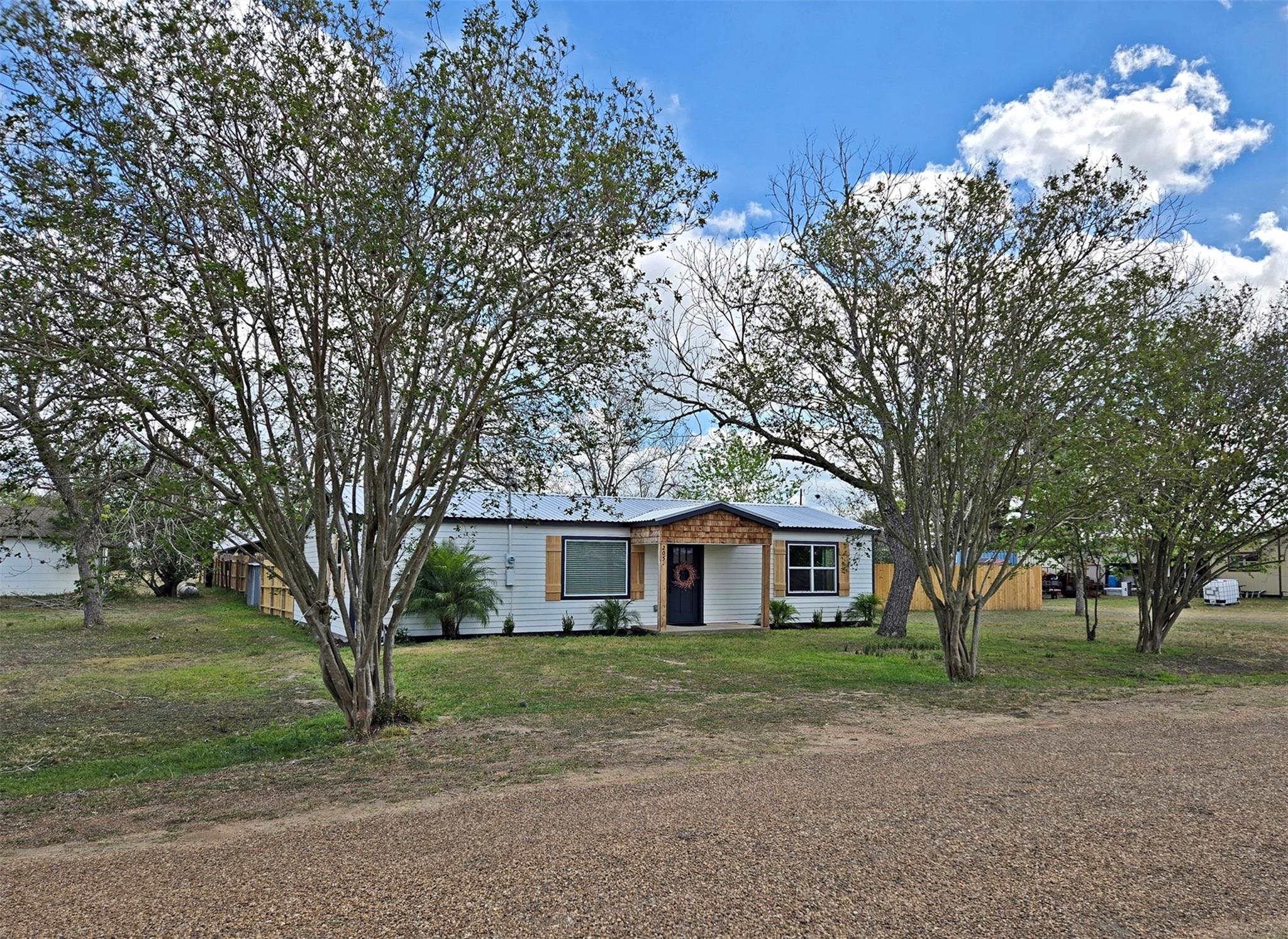 205 E Train St, Ellinger, TX 78938