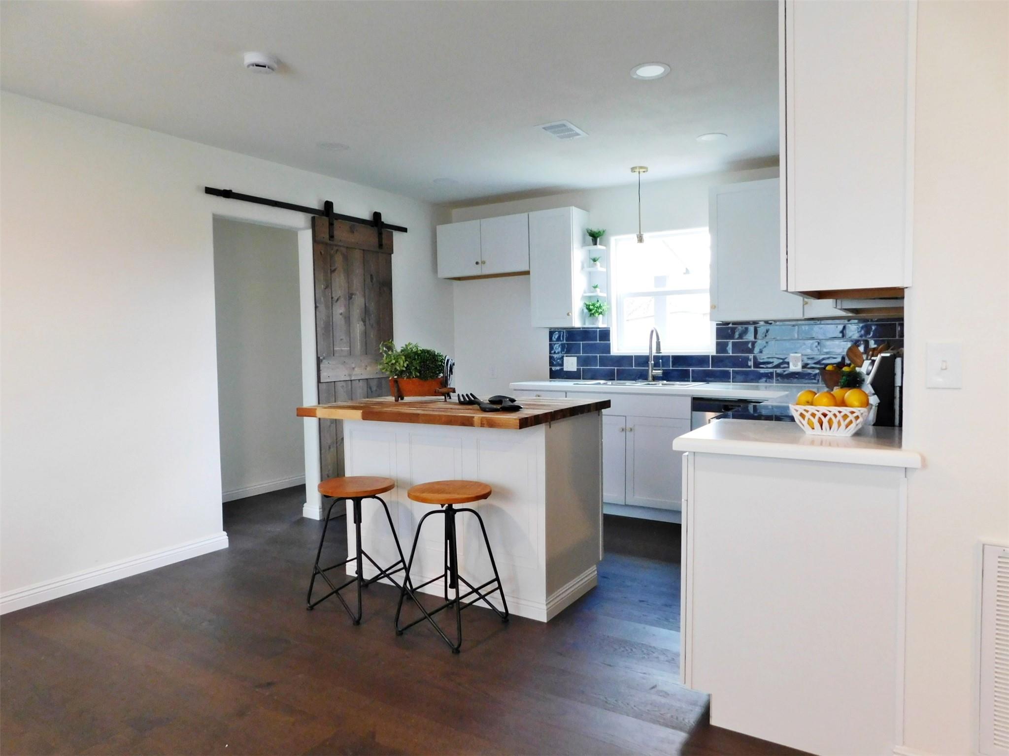 205 E Train St, Ellinger, TX 78938