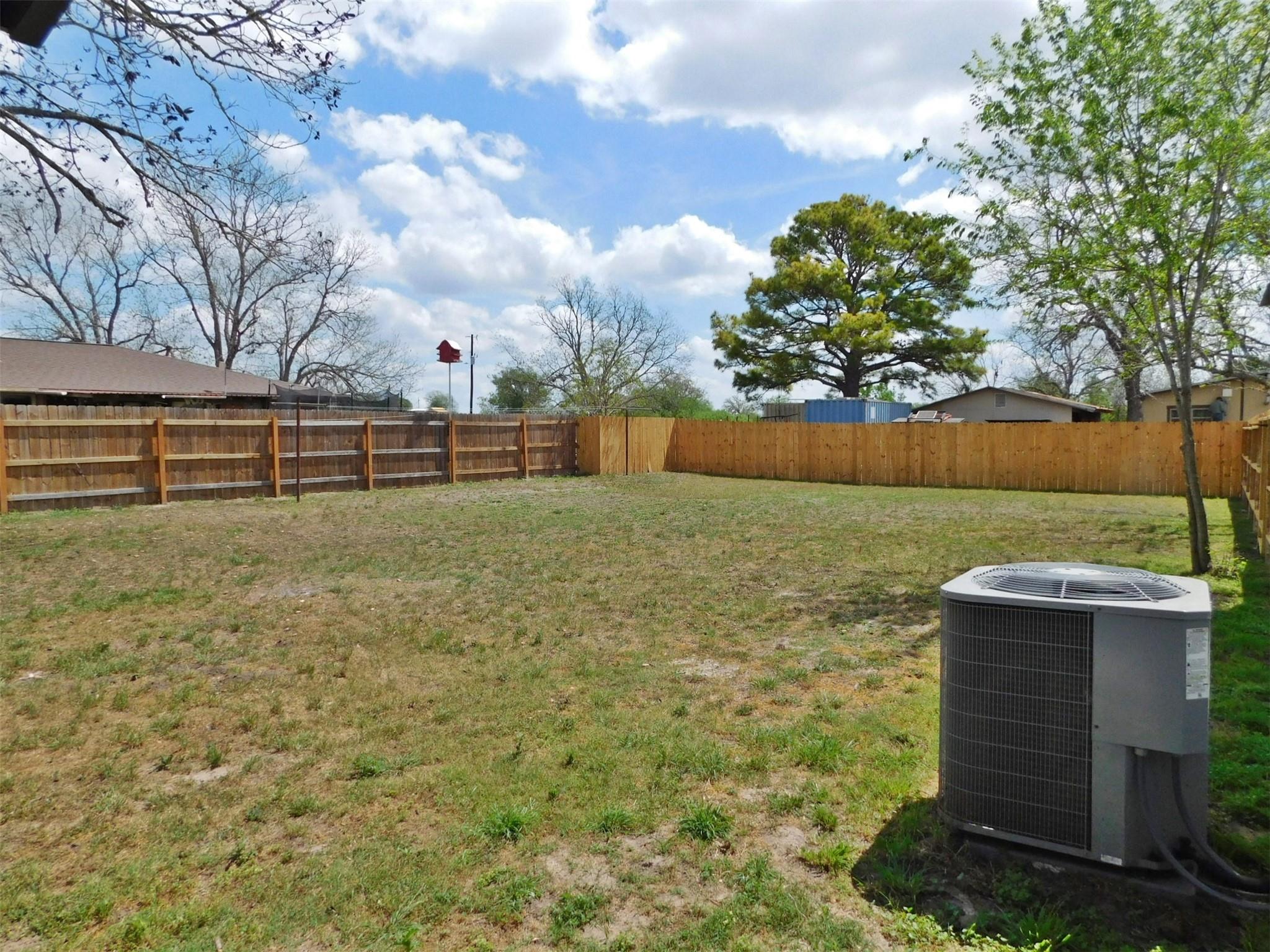 205 E Train St, Ellinger, TX 78938