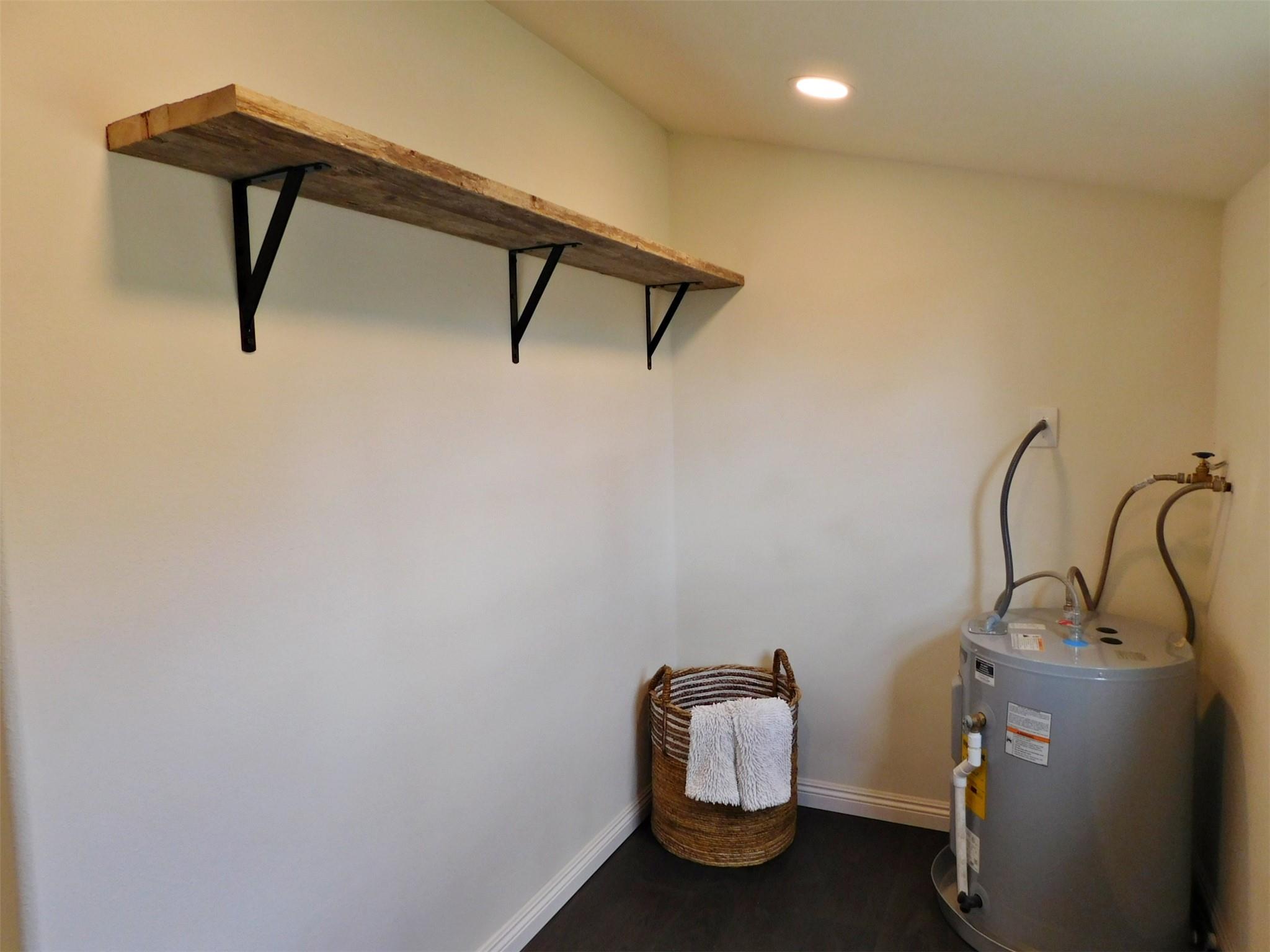 205 E Train St, Ellinger, TX 78938