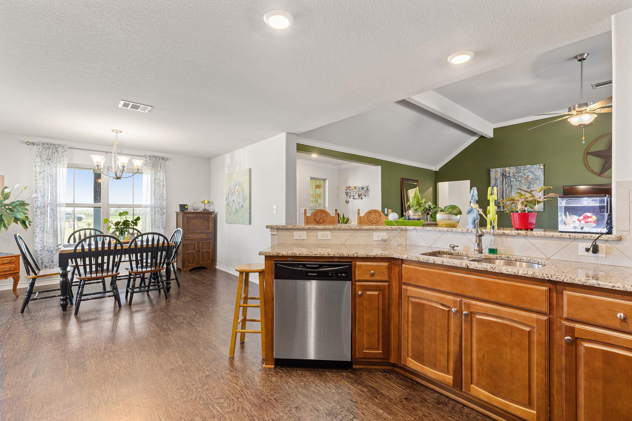 4846 County Road 327 Rd, Granger, TX 76530