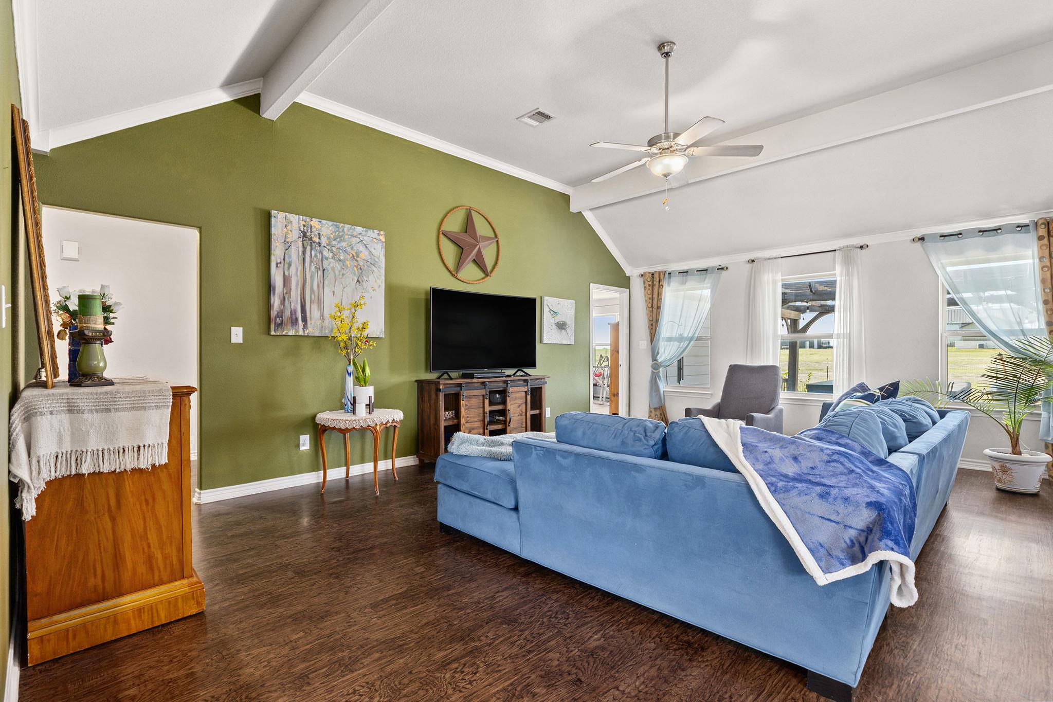 4846 County Road 327 Rd, Granger, TX 76530