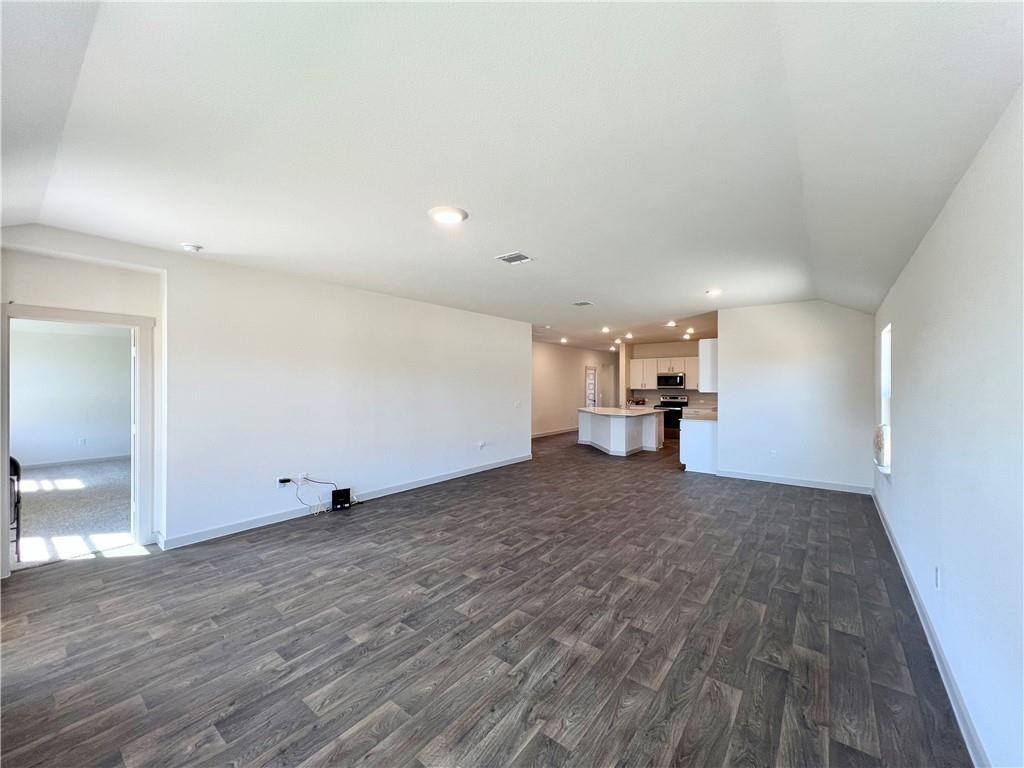 116 Krause Springs Dr, Hutto, TX 78634