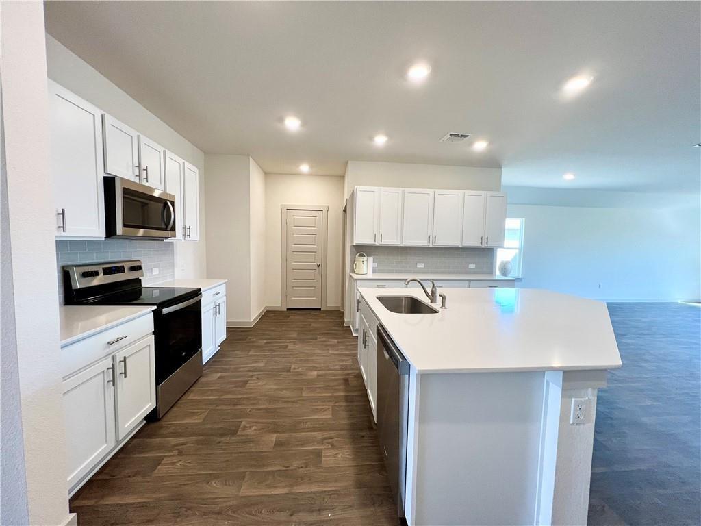 116 Krause Springs Dr, Hutto, TX 78634