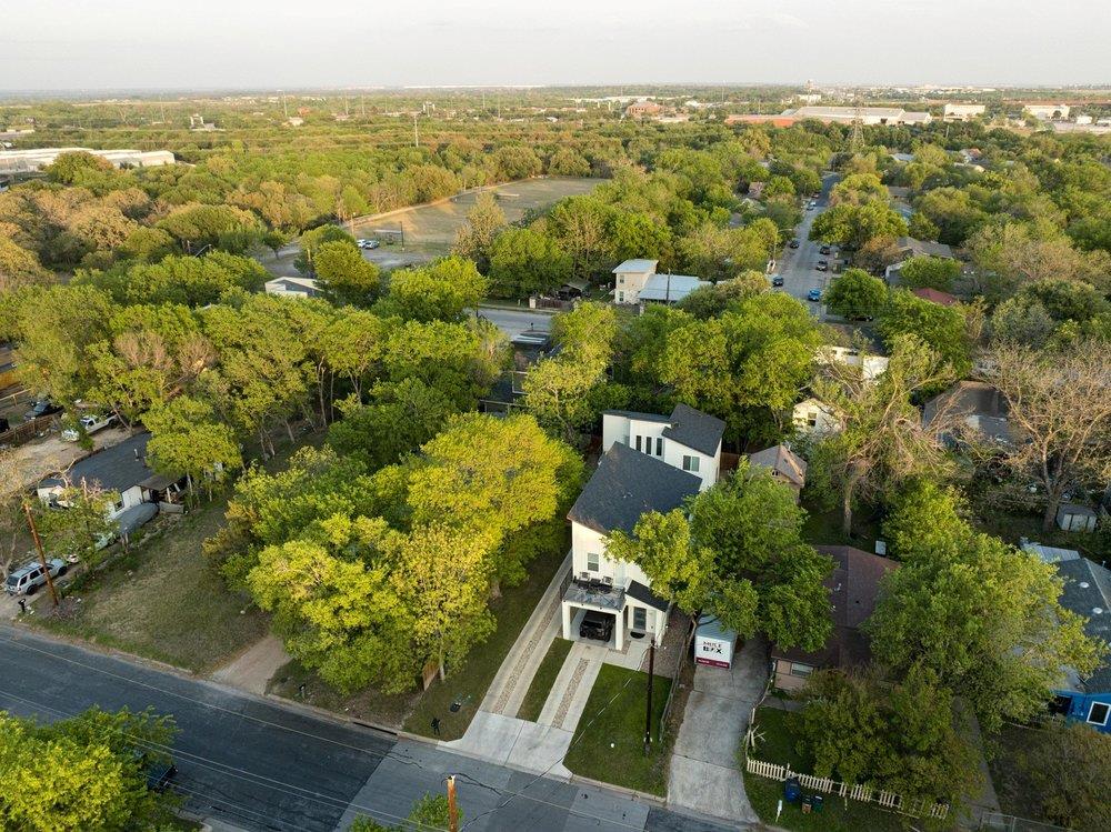 913 Valdez St # A & B, Austin, TX 78741