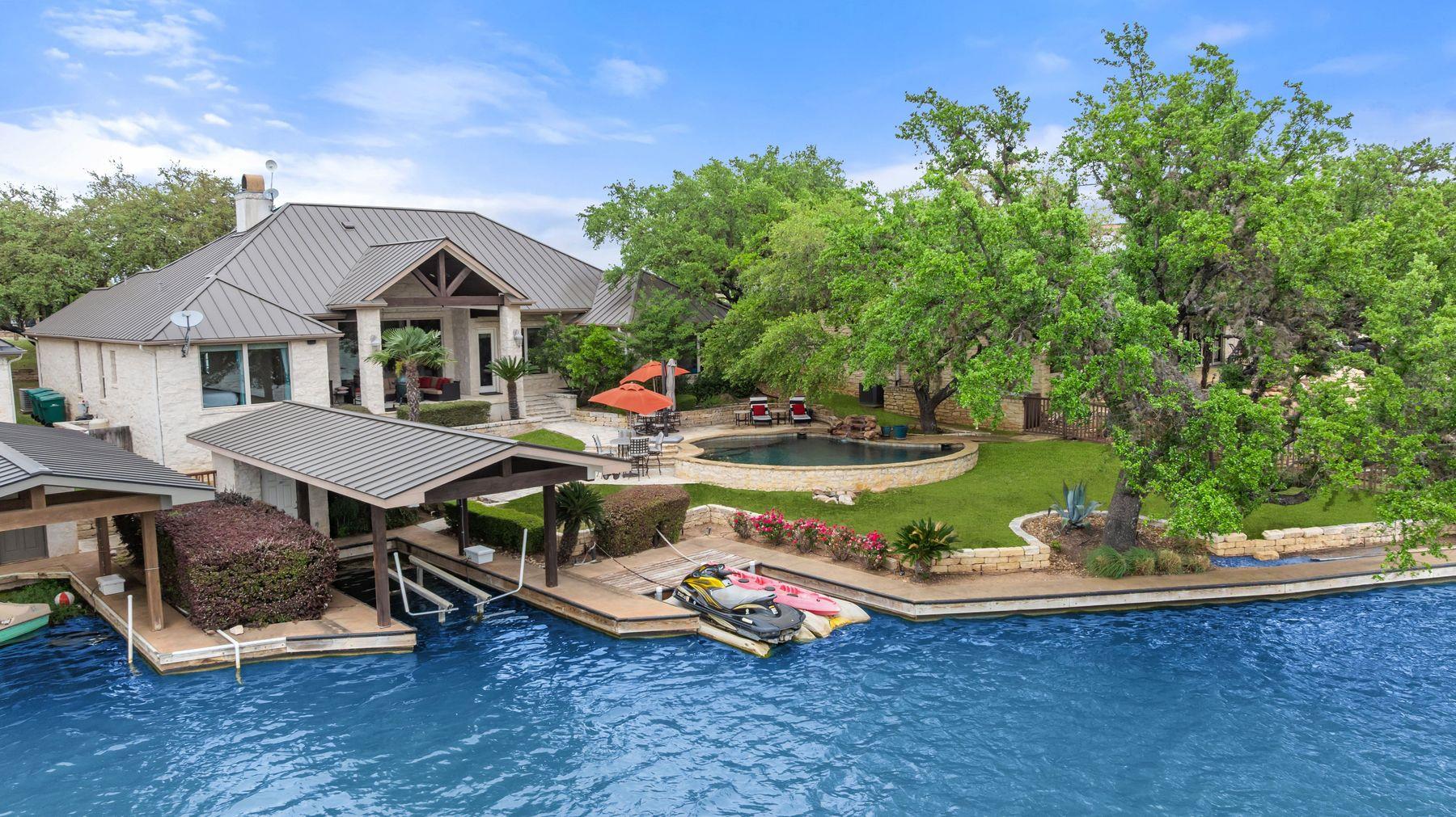 113 Wennmohs Pl, Horseshoe Bay, TX 78657