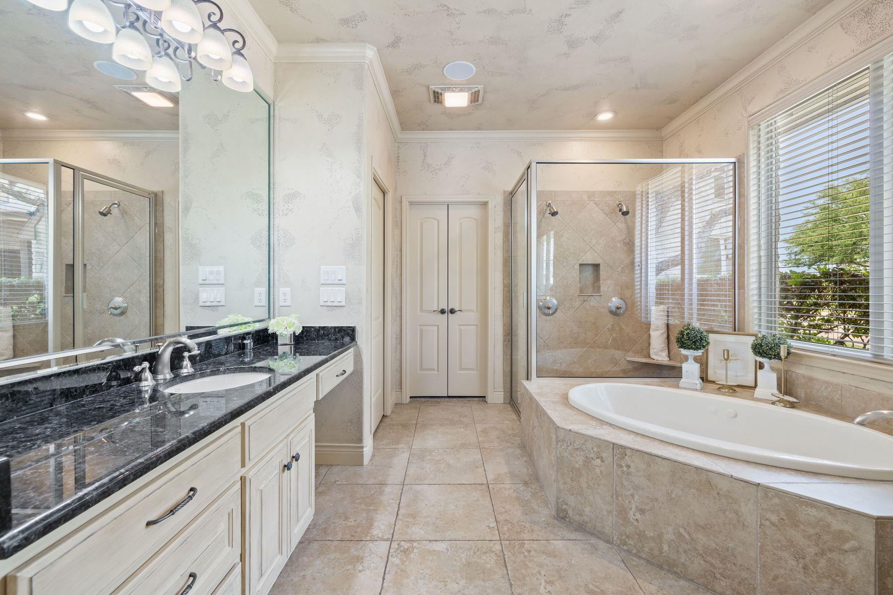 113 Wennmohs Pl, Horseshoe Bay, TX 78657