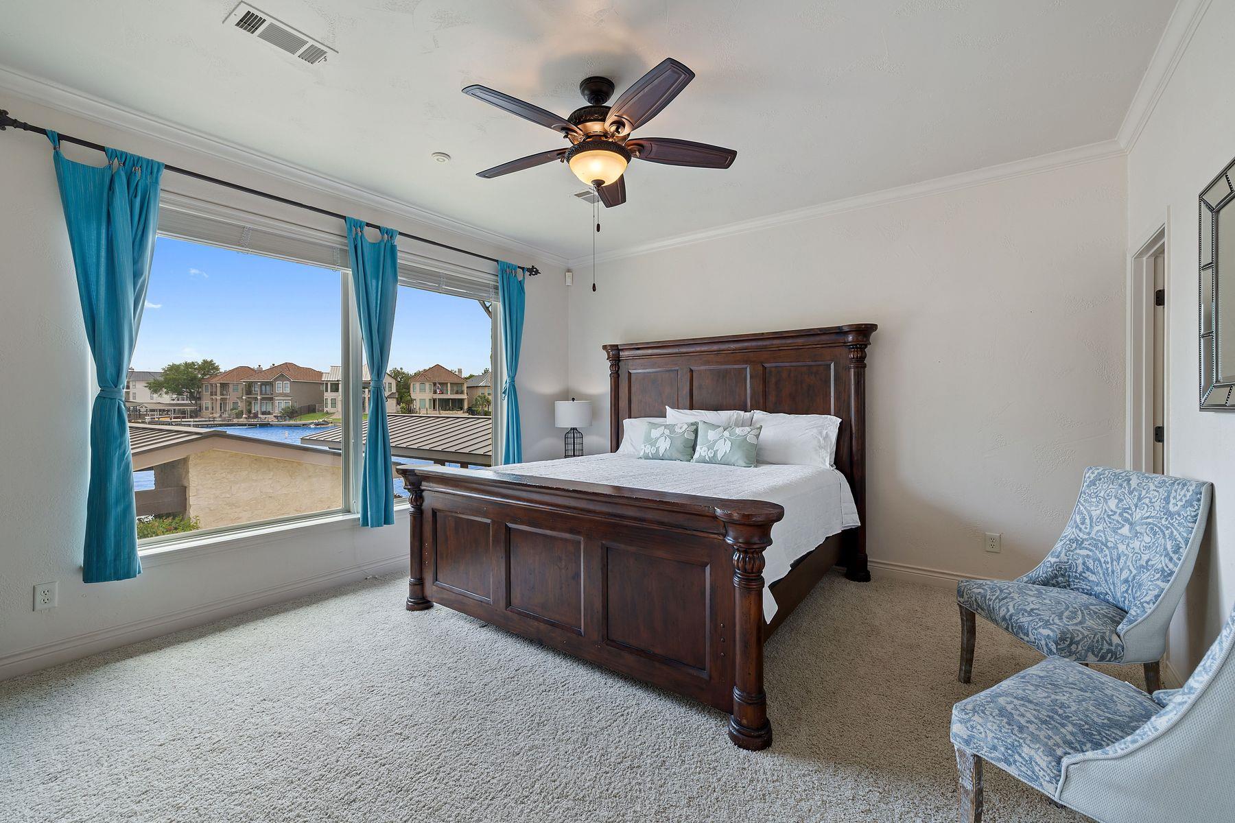 113 Wennmohs Pl, Horseshoe Bay, TX 78657