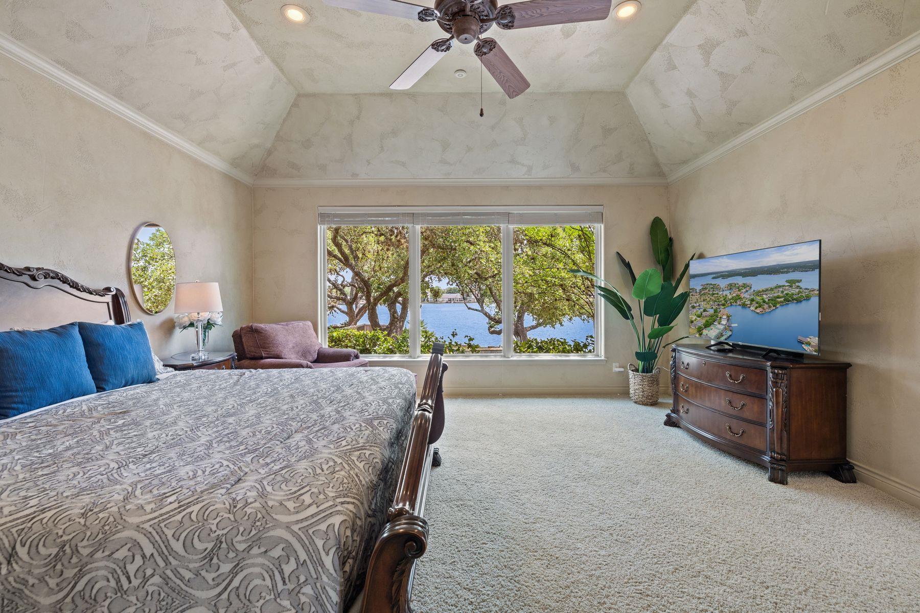 113 Wennmohs Pl, Horseshoe Bay, TX 78657