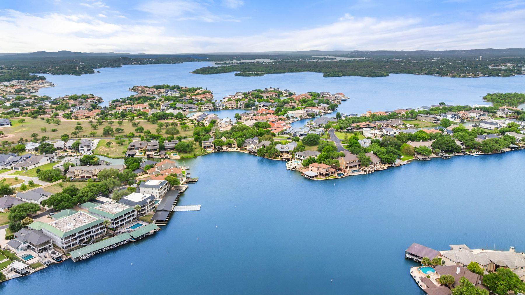 113 Wennmohs Pl, Horseshoe Bay, TX 78657