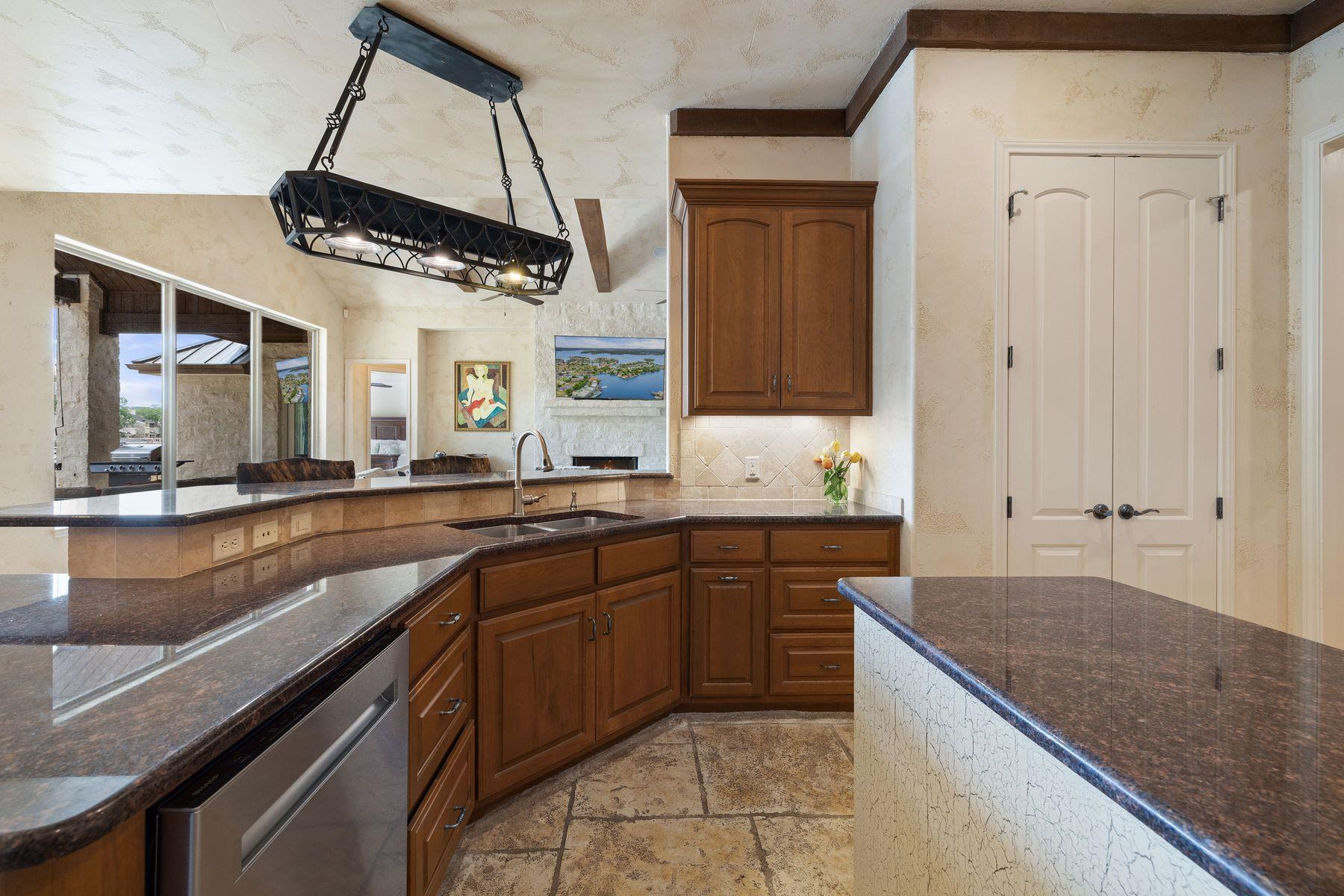 113 Wennmohs Pl, Horseshoe Bay, TX 78657