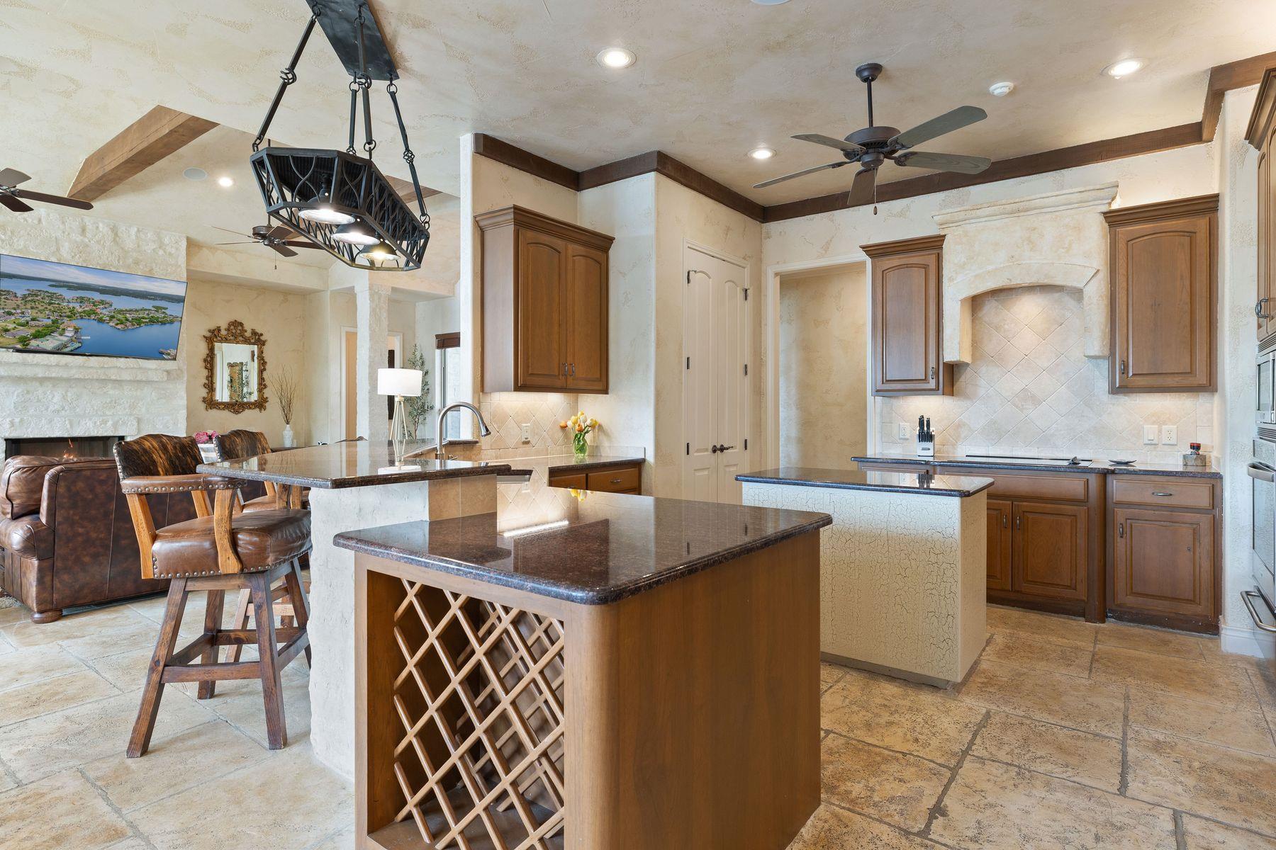 113 Wennmohs Pl, Horseshoe Bay, TX 78657