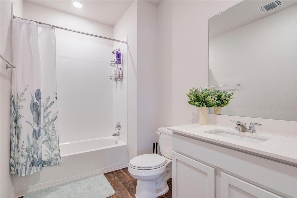 125 Frogmore Loop, Uhland, TX 78640