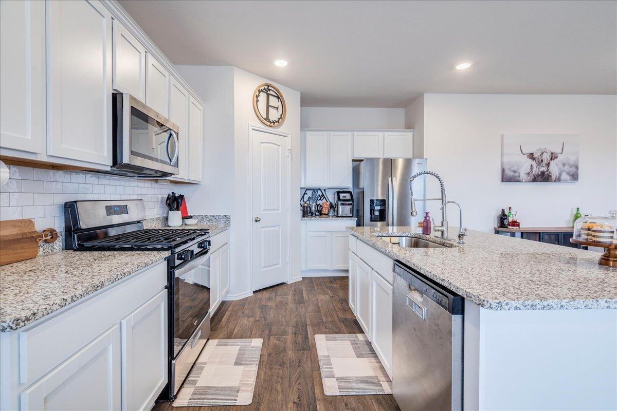 125 Frogmore Loop, Uhland, TX 78640