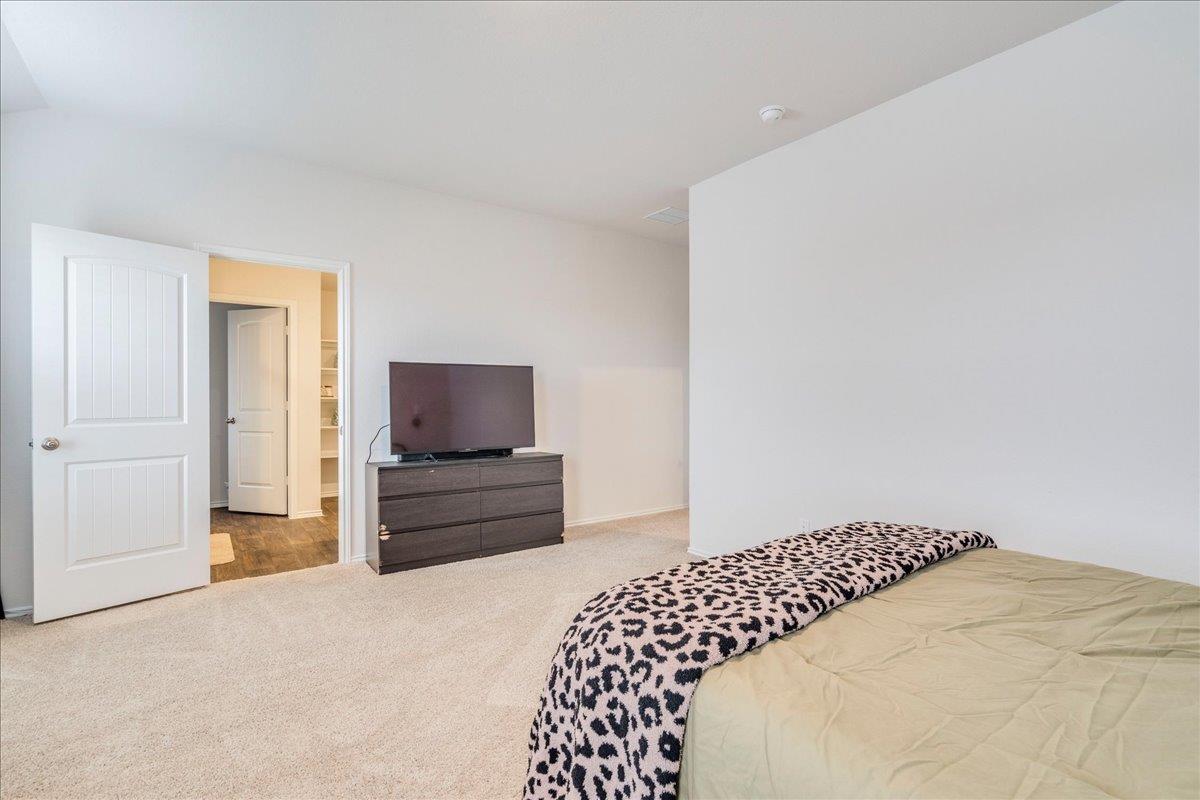 125 Frogmore Loop, Uhland, TX 78640