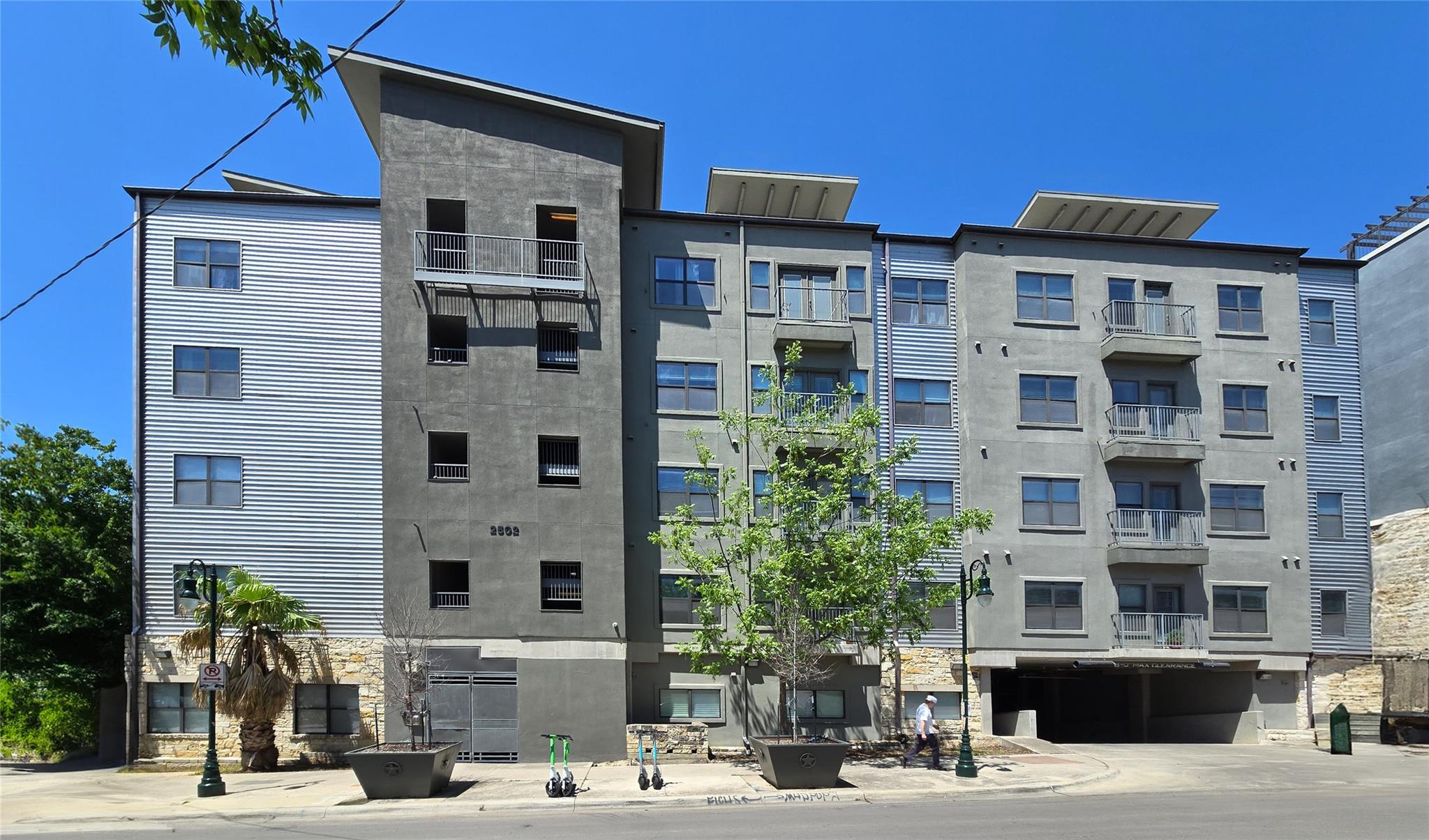 2502 Leon St # 305, Austin, TX 78705