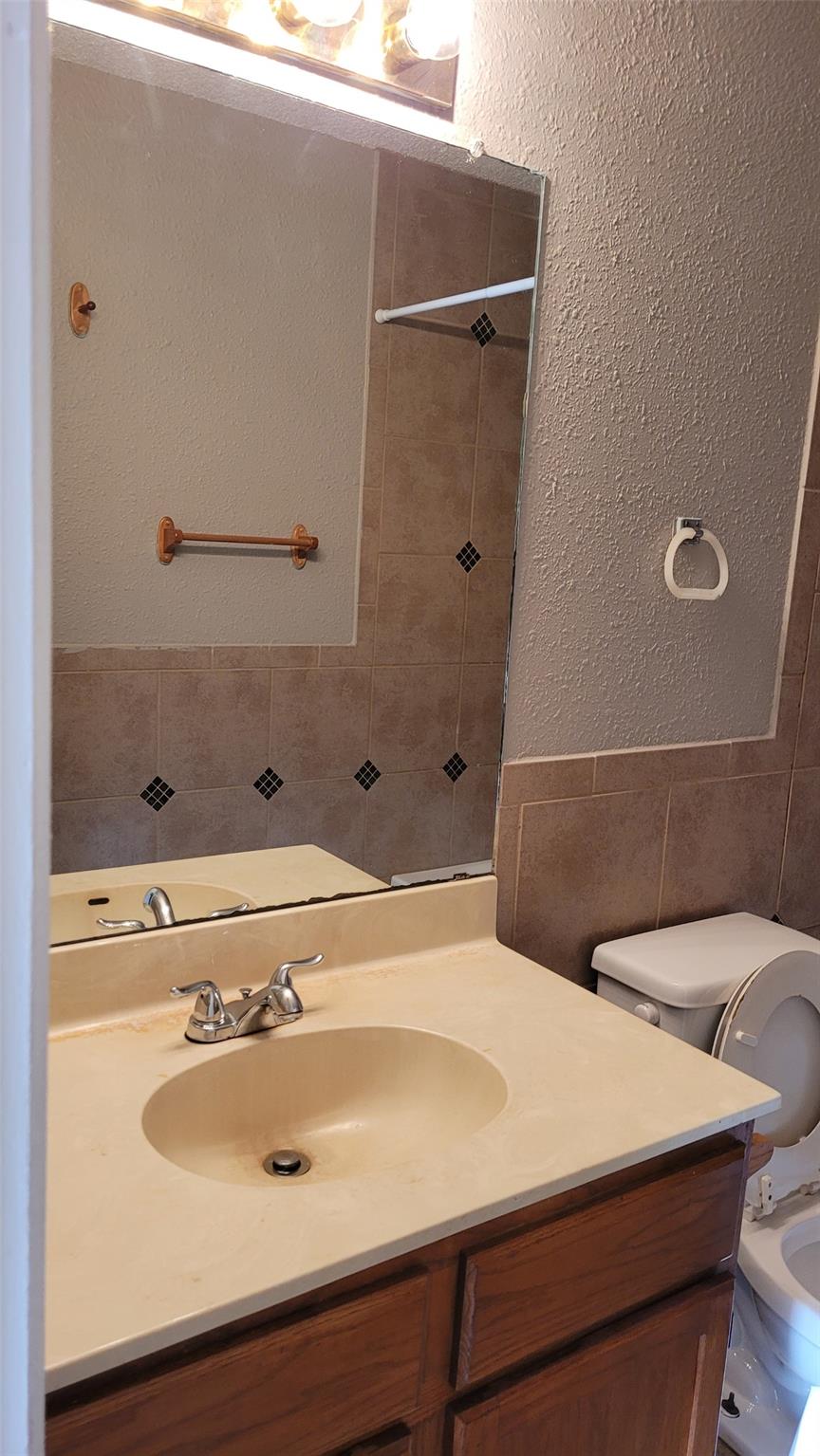 8804 Schick Rd # C, Austin, TX 78729