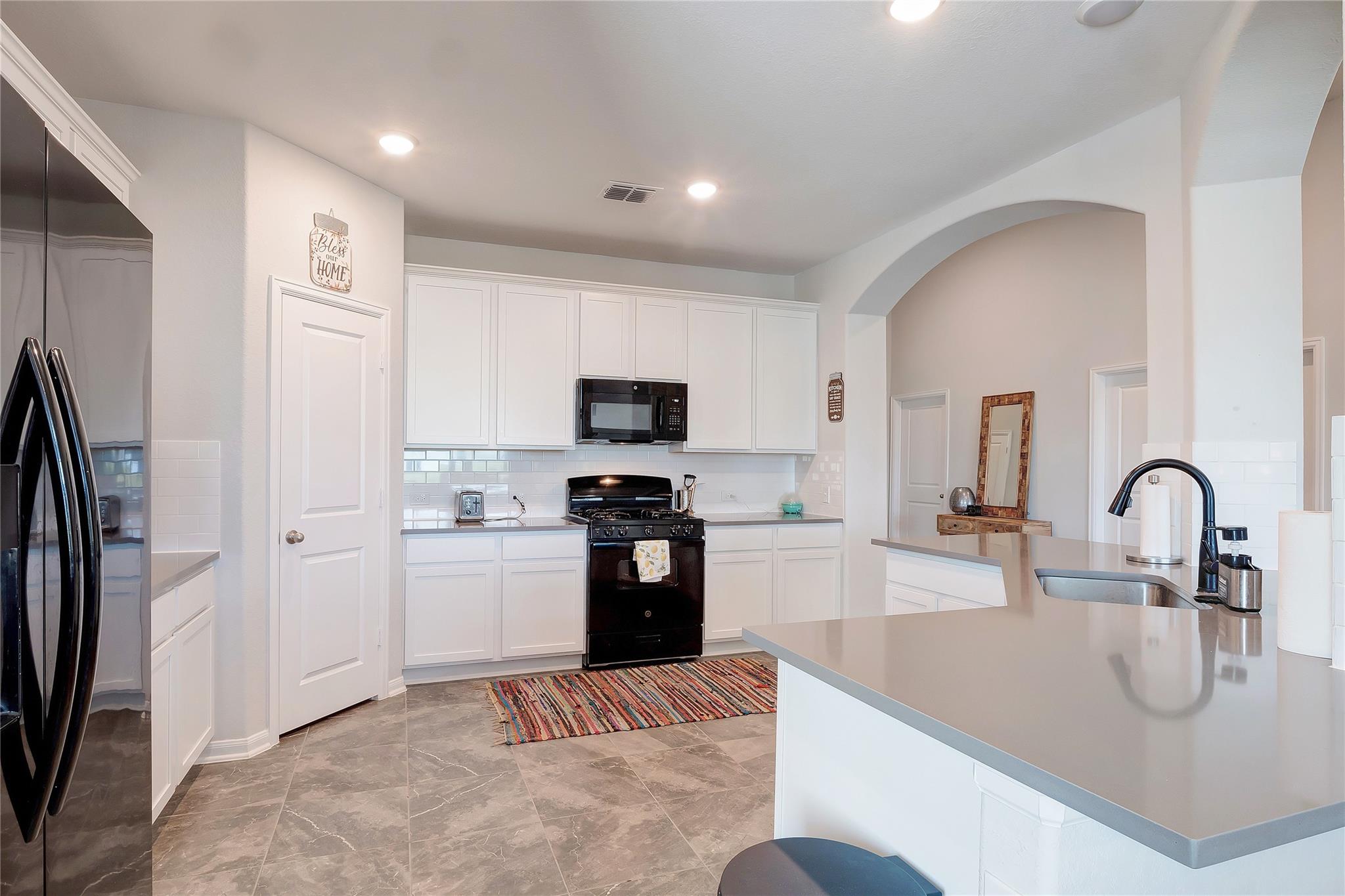 574 Sugar Cane Rd, Buda, TX 78610